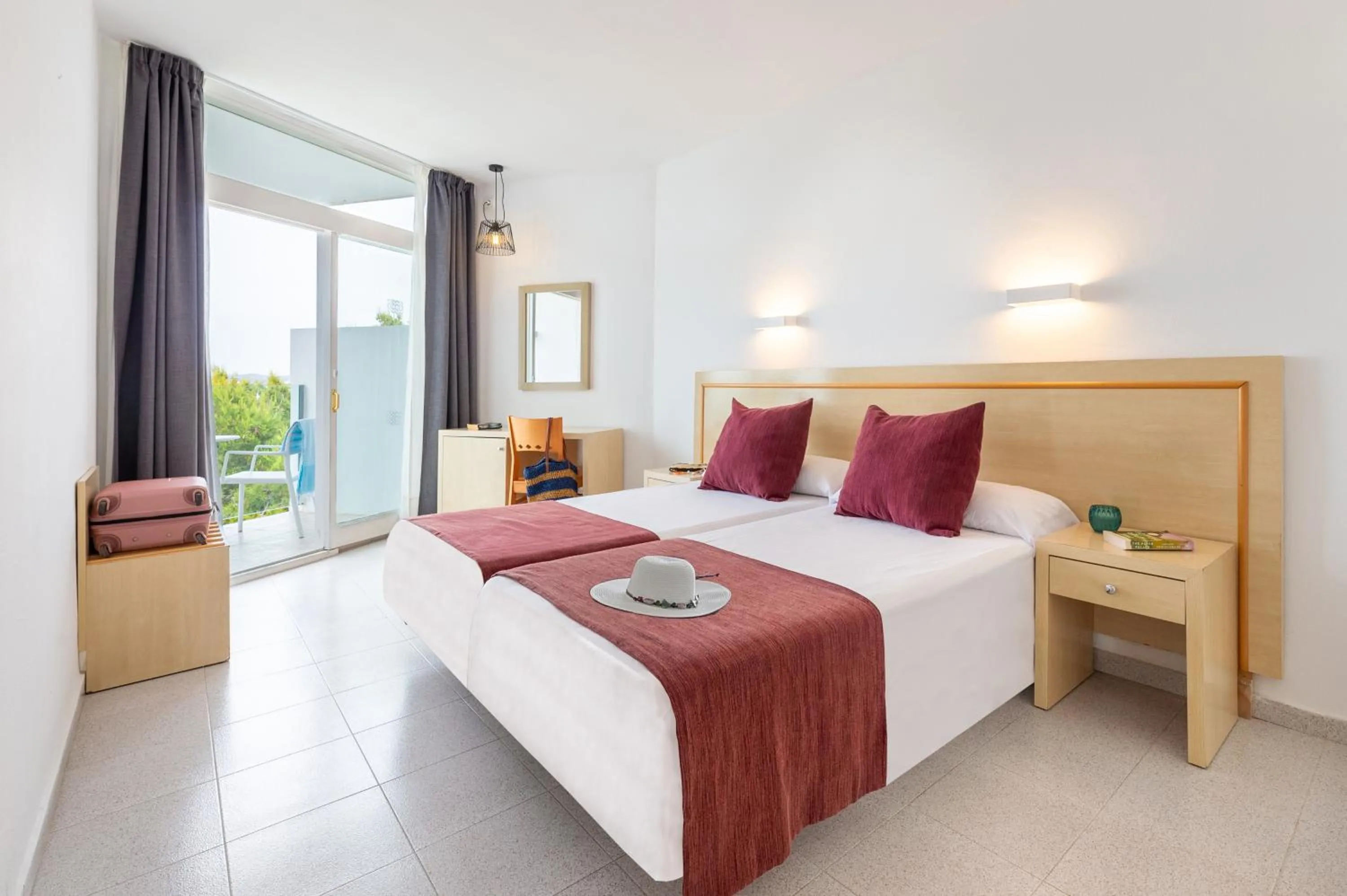 Bedroom, Bed in Hotel Vibra Riviera