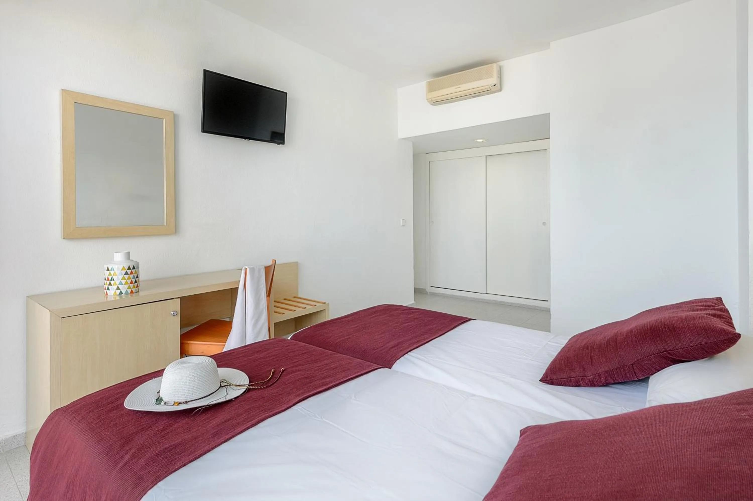 Bedroom, Bed in Hotel Vibra Riviera