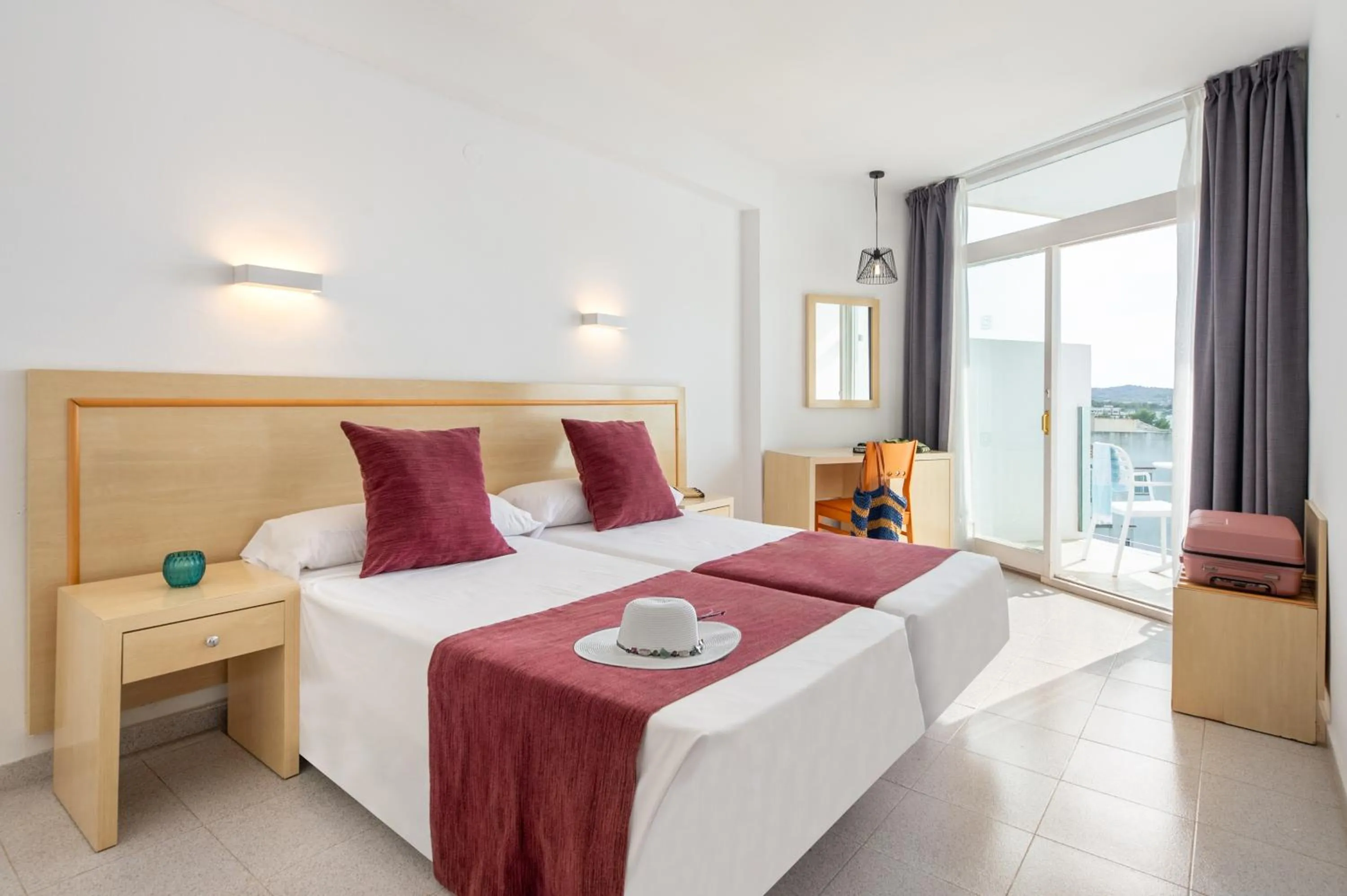 Bedroom, Bed in Hotel Vibra Riviera