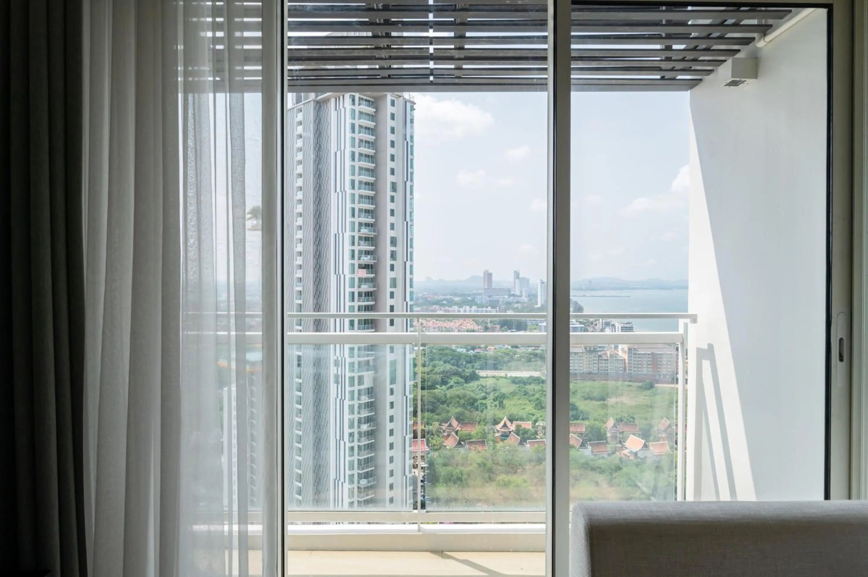 Property building in 2BR Family Condo - Veranda Pattaya - Beachfront