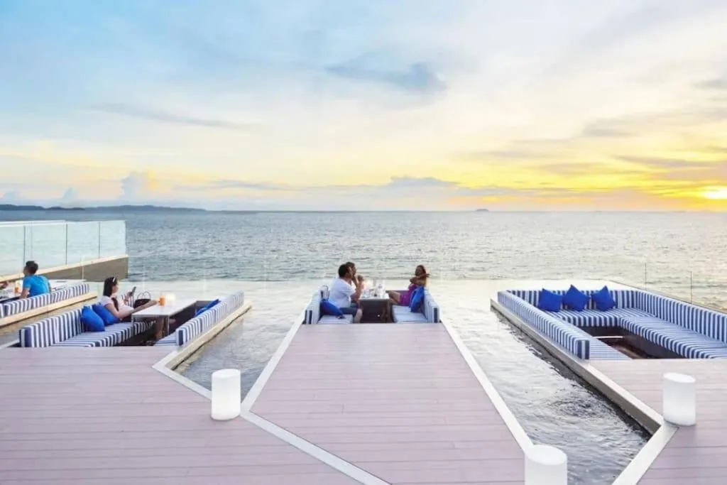 Restaurant/places to eat in Veranda Residence/2BRFamilySuite