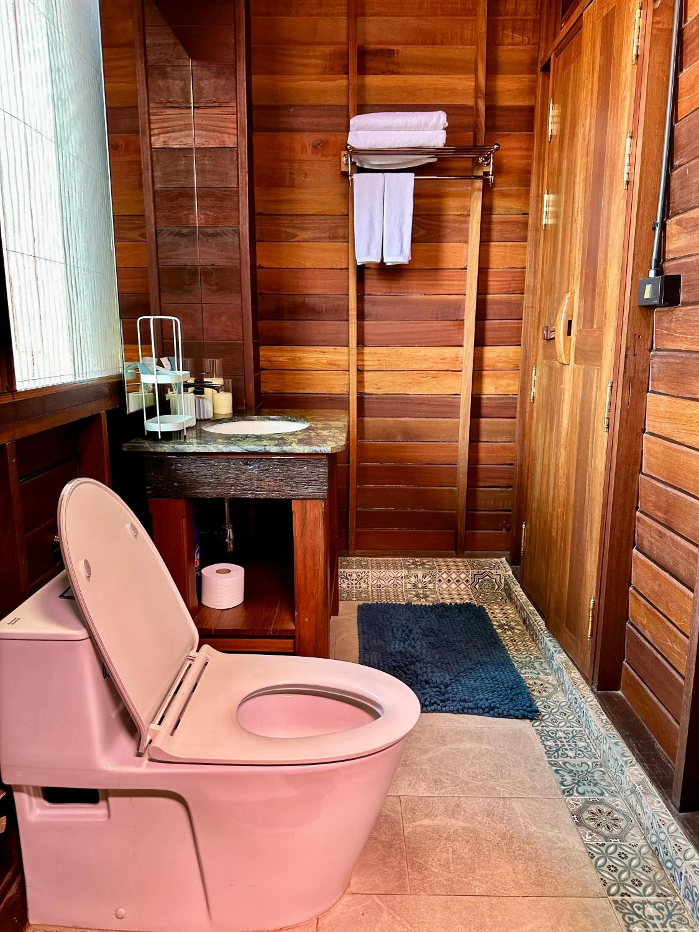 Bathroom in RuenKijja