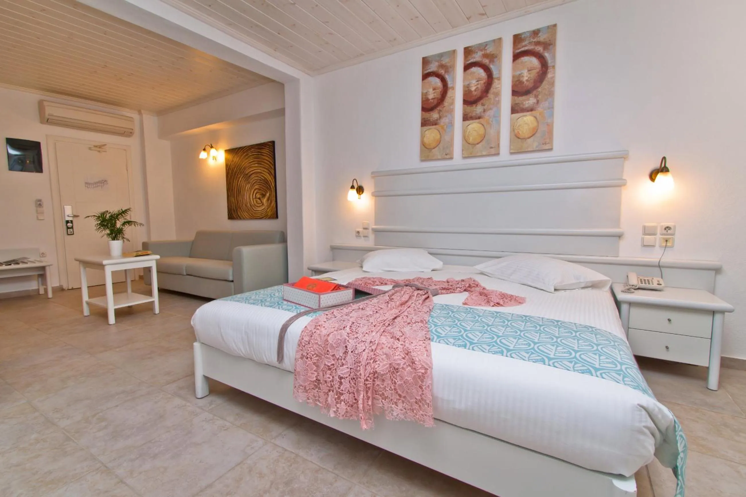 Bed in Yiannaki Hotel