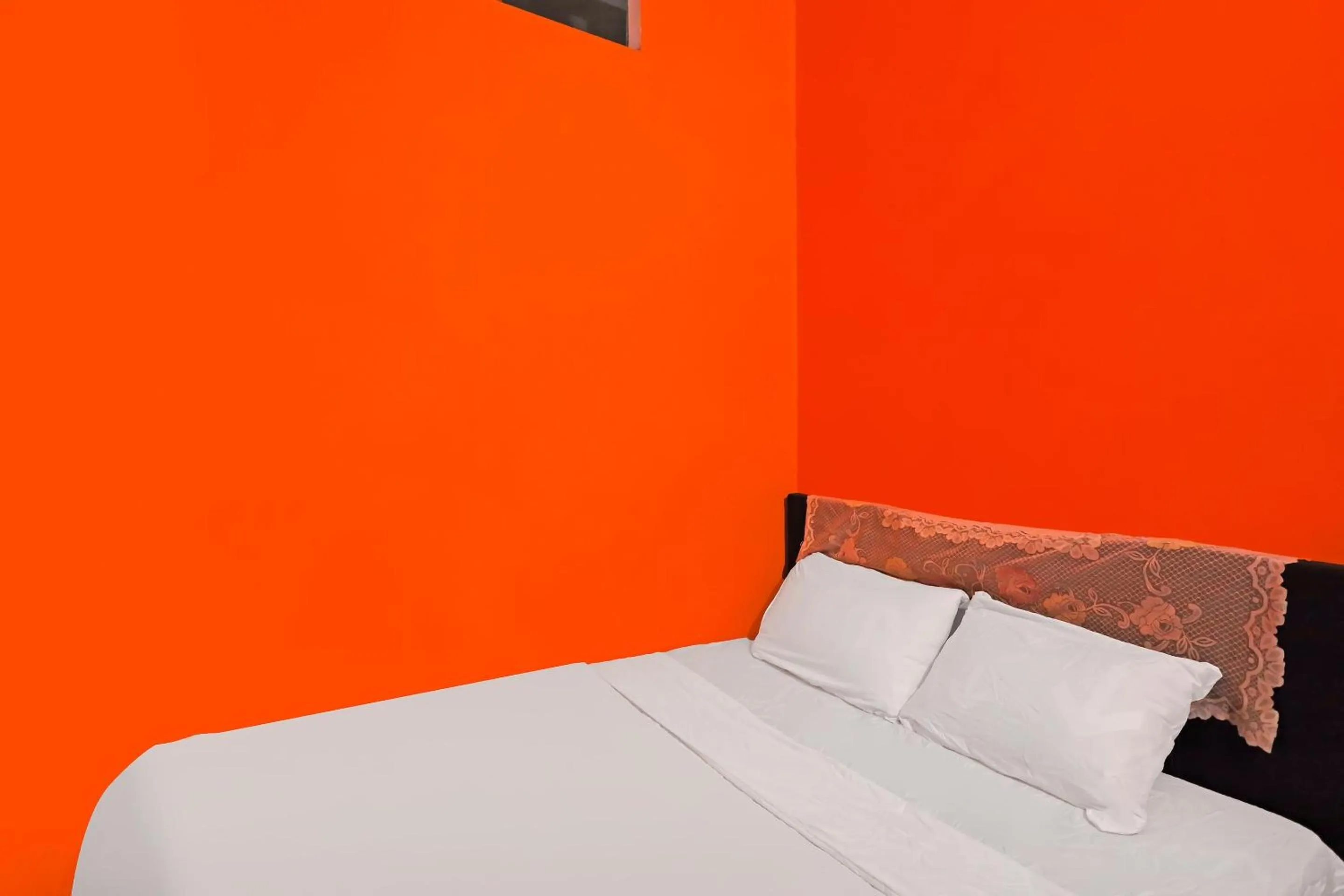 Bedroom, Bed in Hotel O Penginapan ReniNearMall Nagoya Hill