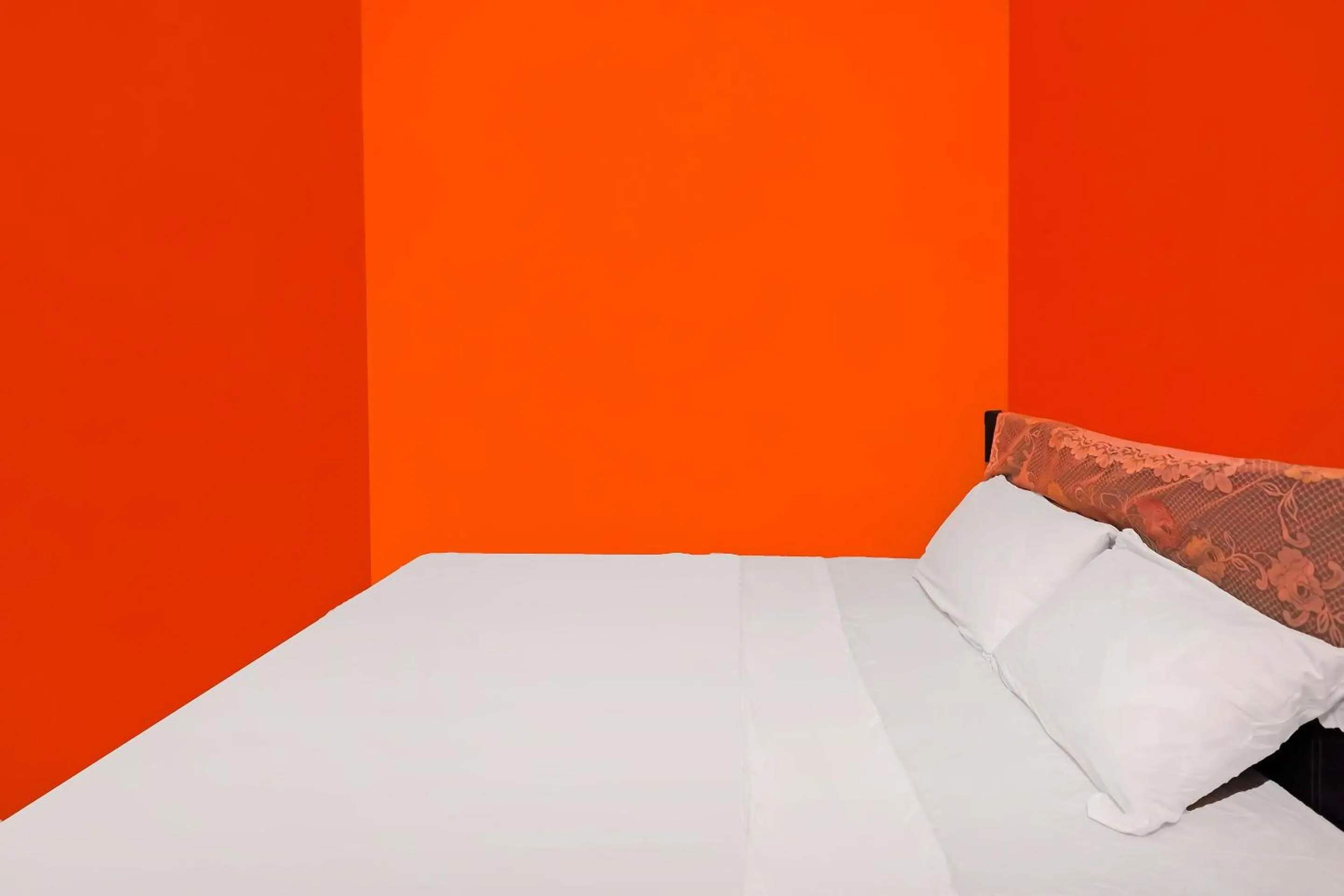 Bedroom, Bed in Hotel O Penginapan ReniNearMall Nagoya Hill