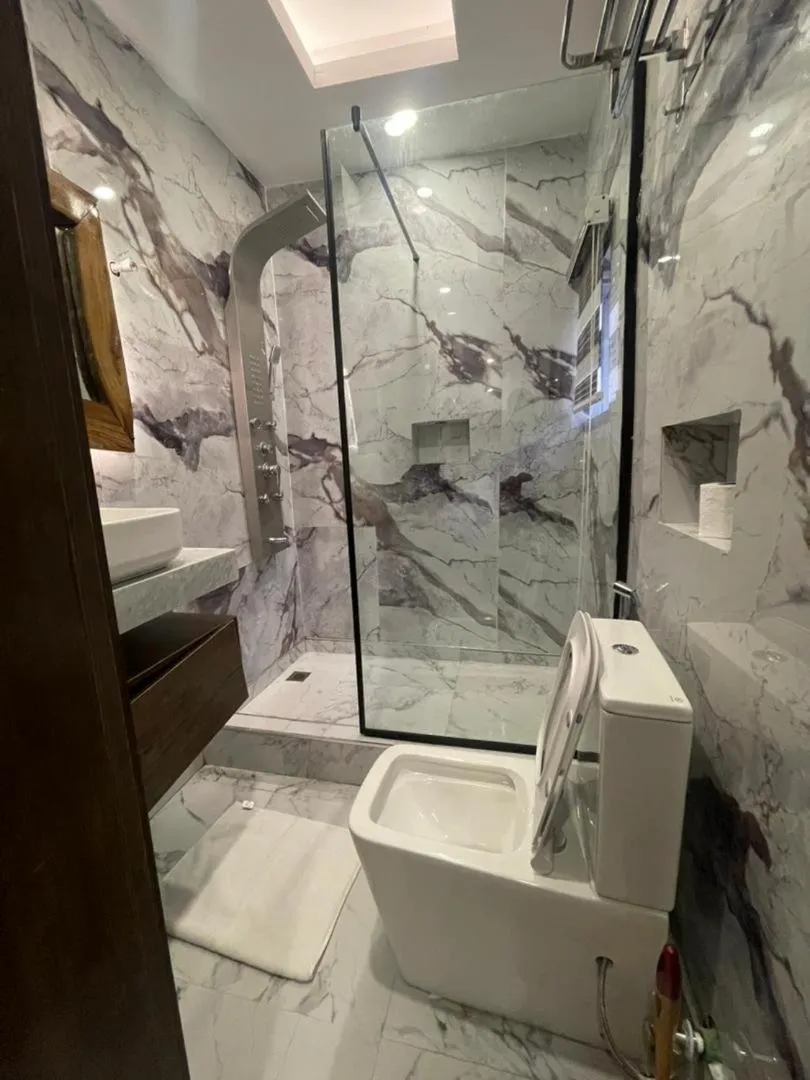 Shower in Presken Hotel Residence, GRA Ikeja, Lagos