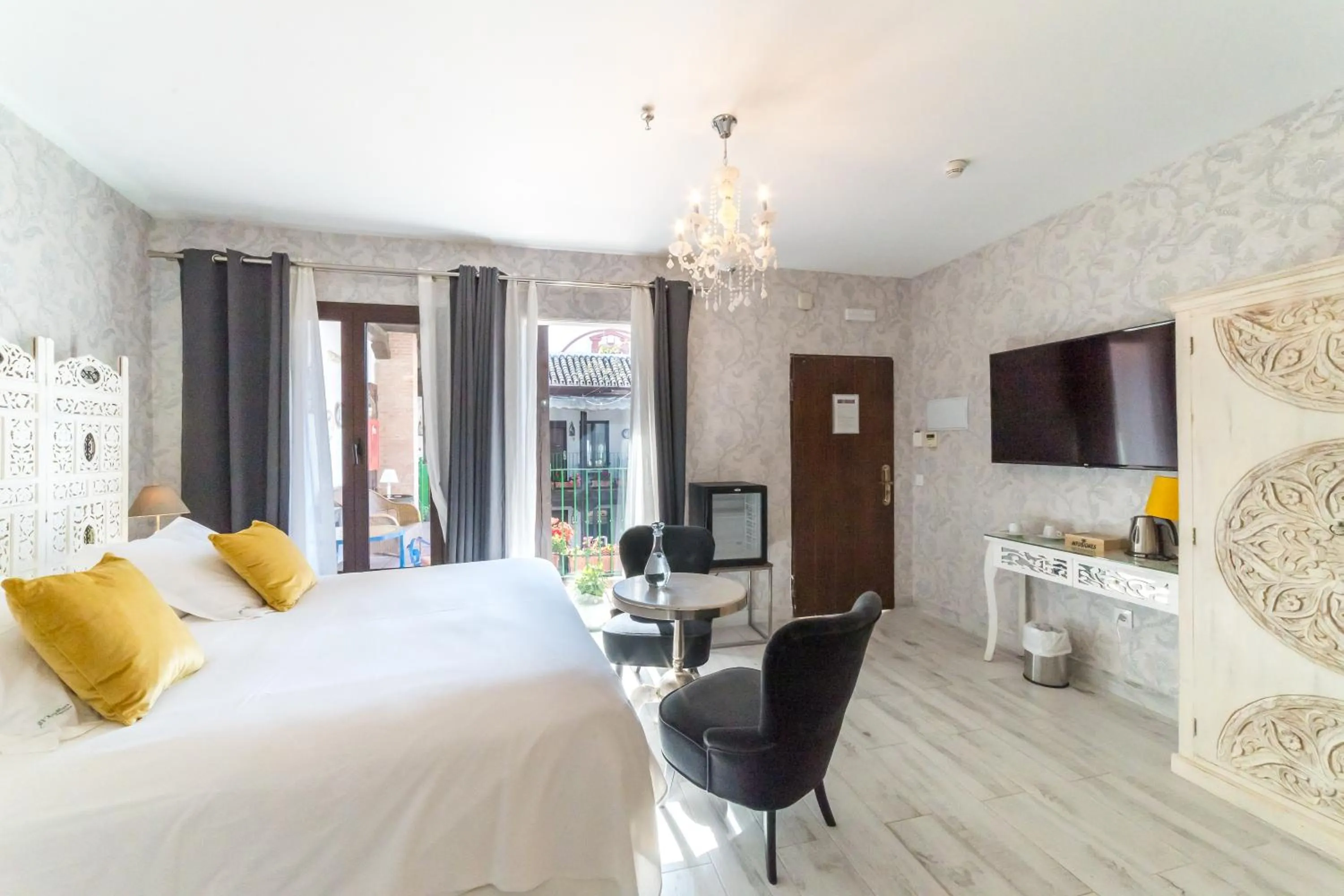 Photo of the whole room, Bed in El Rey Moro Hotel Boutique