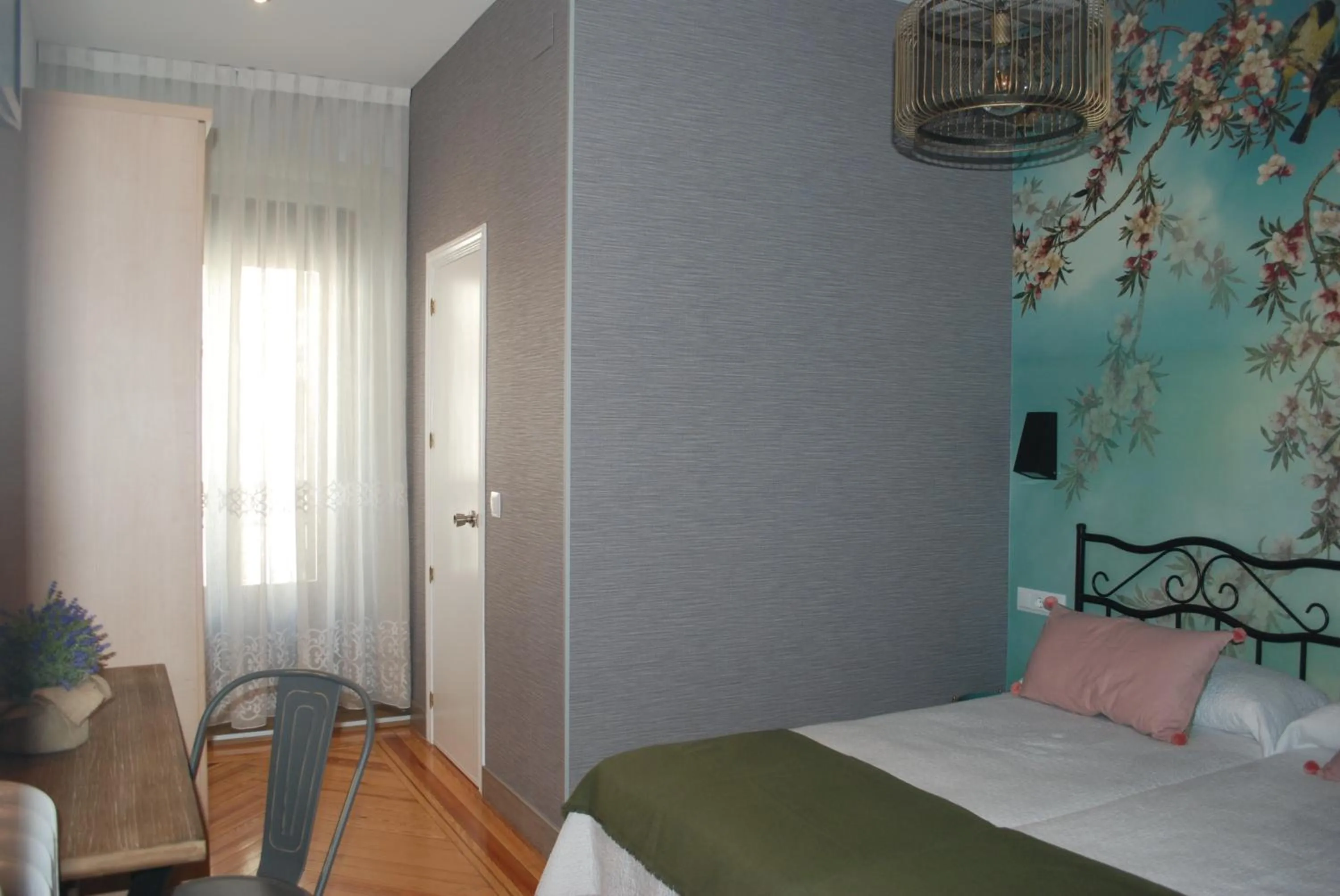 Decorative detail, Bed in Hostal Avenida