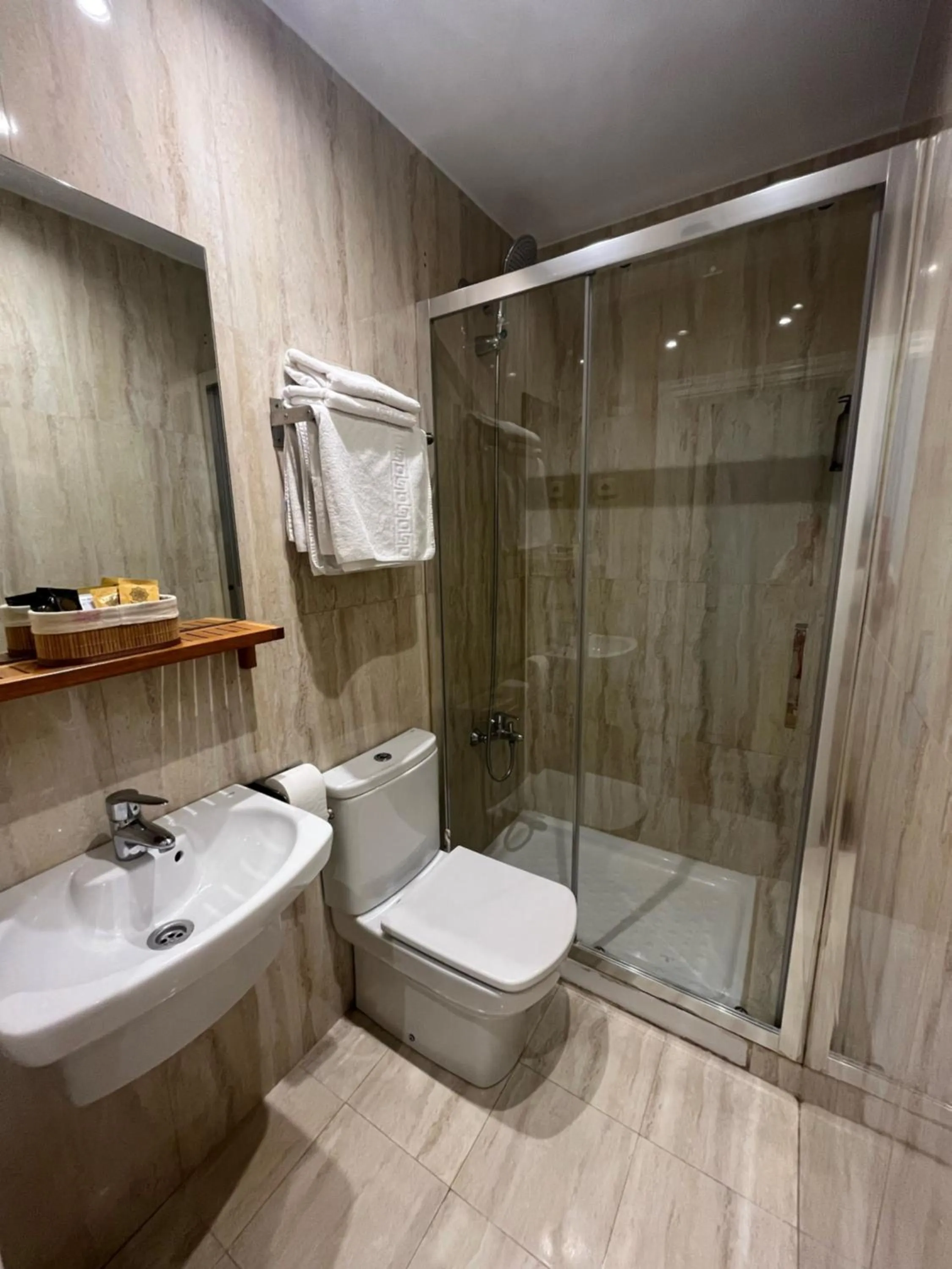 Bathroom in Hostal Avenida