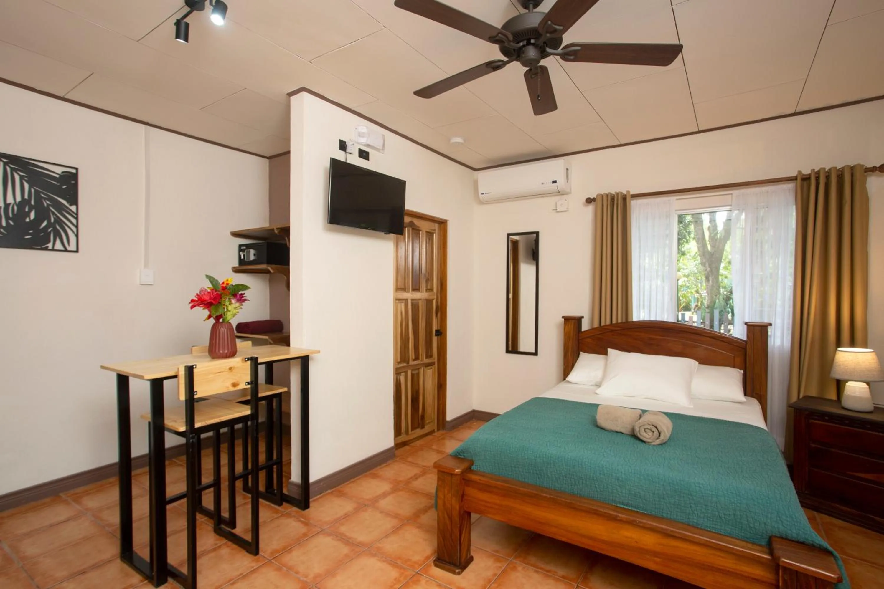 TV and multimedia, Bed in Manzanillo Caribbean Resort