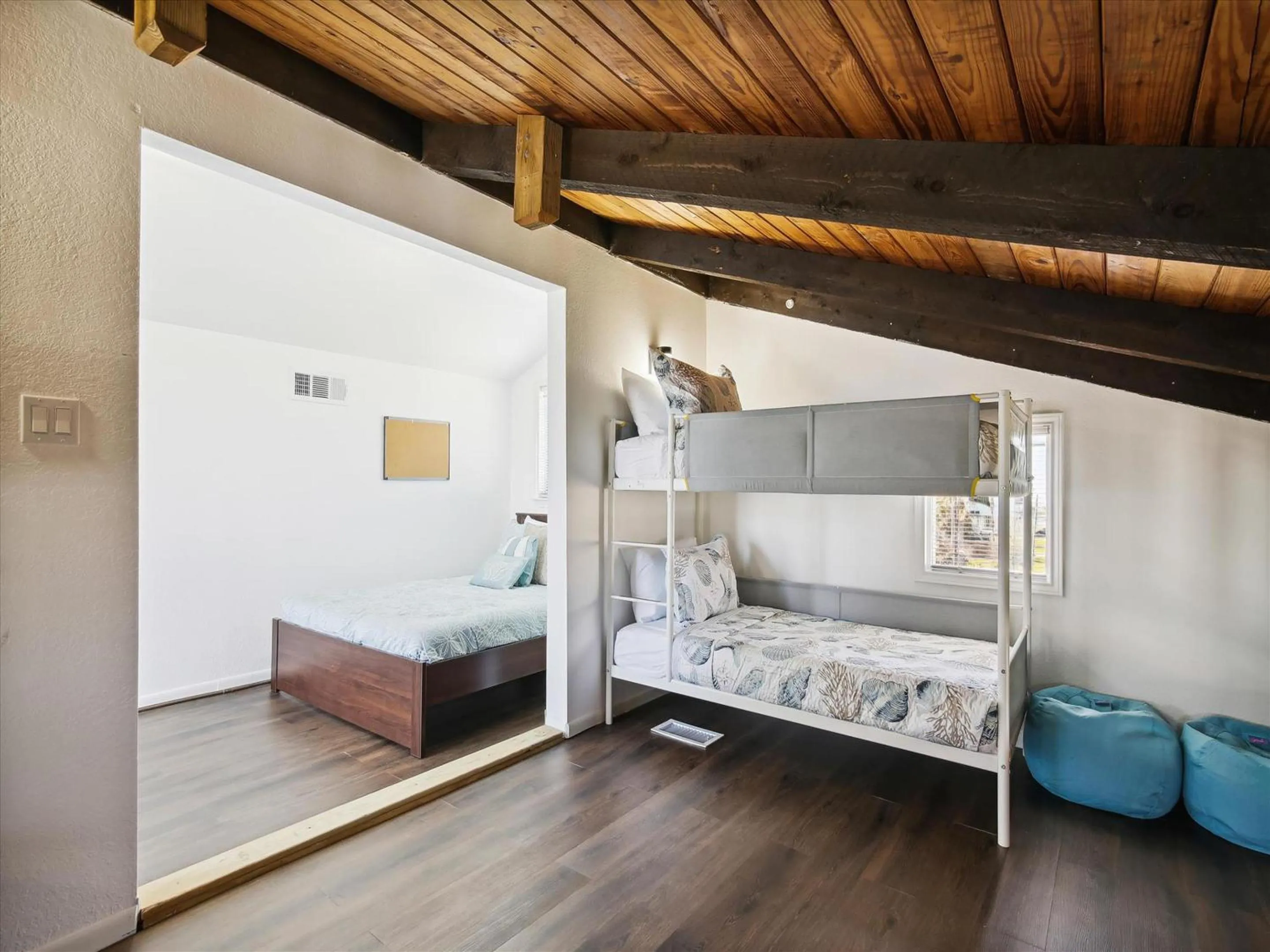 Property building, Bed in Tranquil Waters