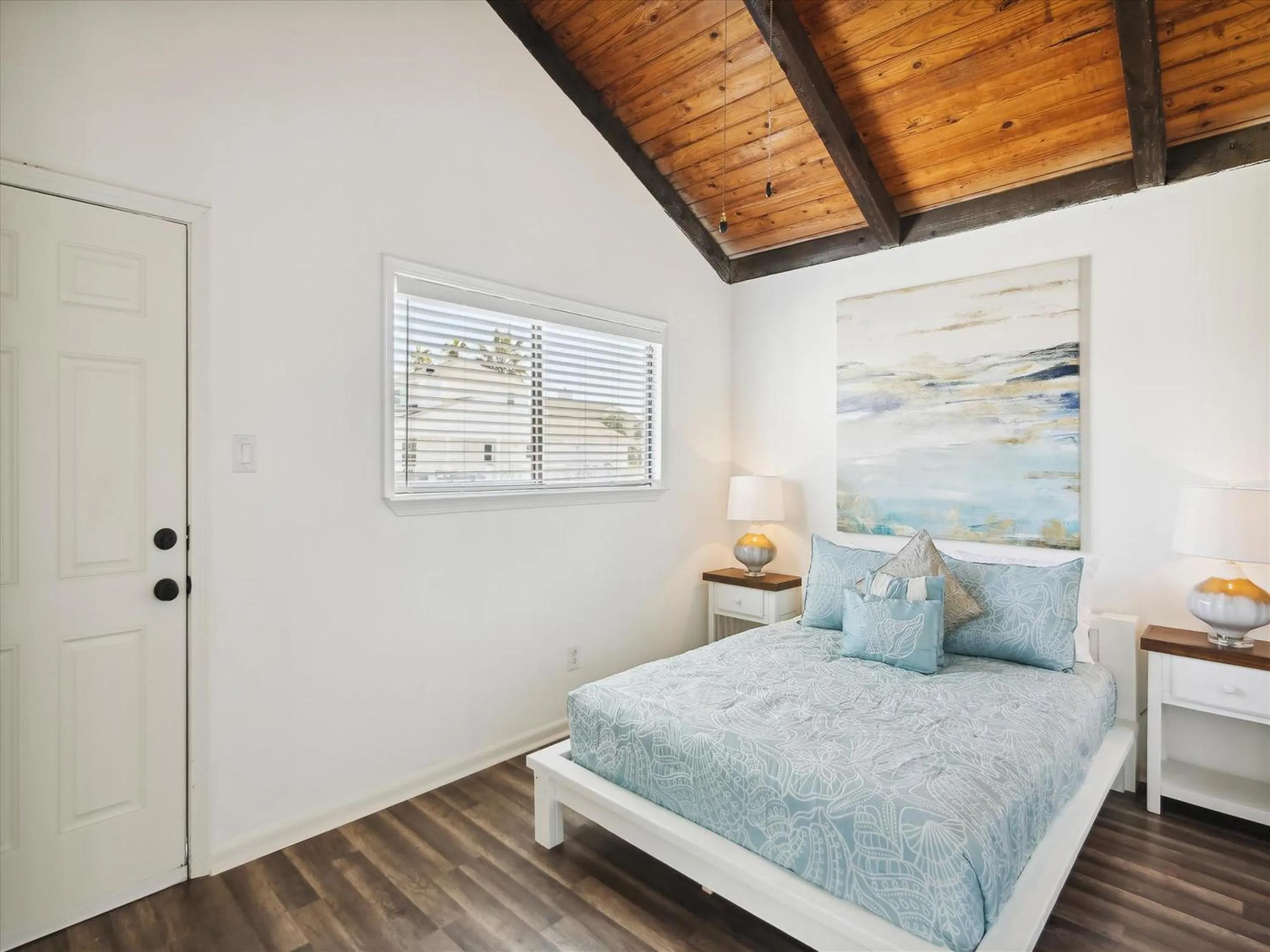 Property building, Bed in Tranquil Waters