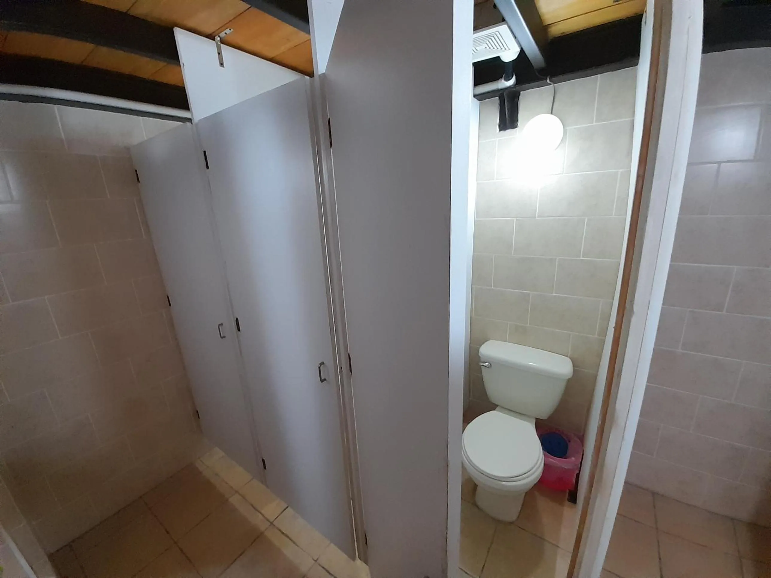 Toilet in Hostal Casa Búho