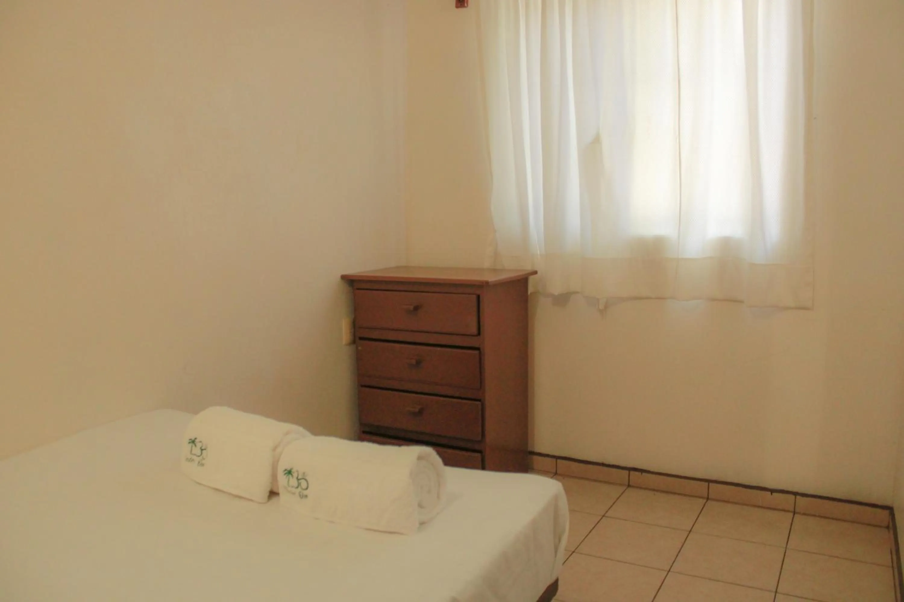 room service, Bed in Hotel OM DownTown