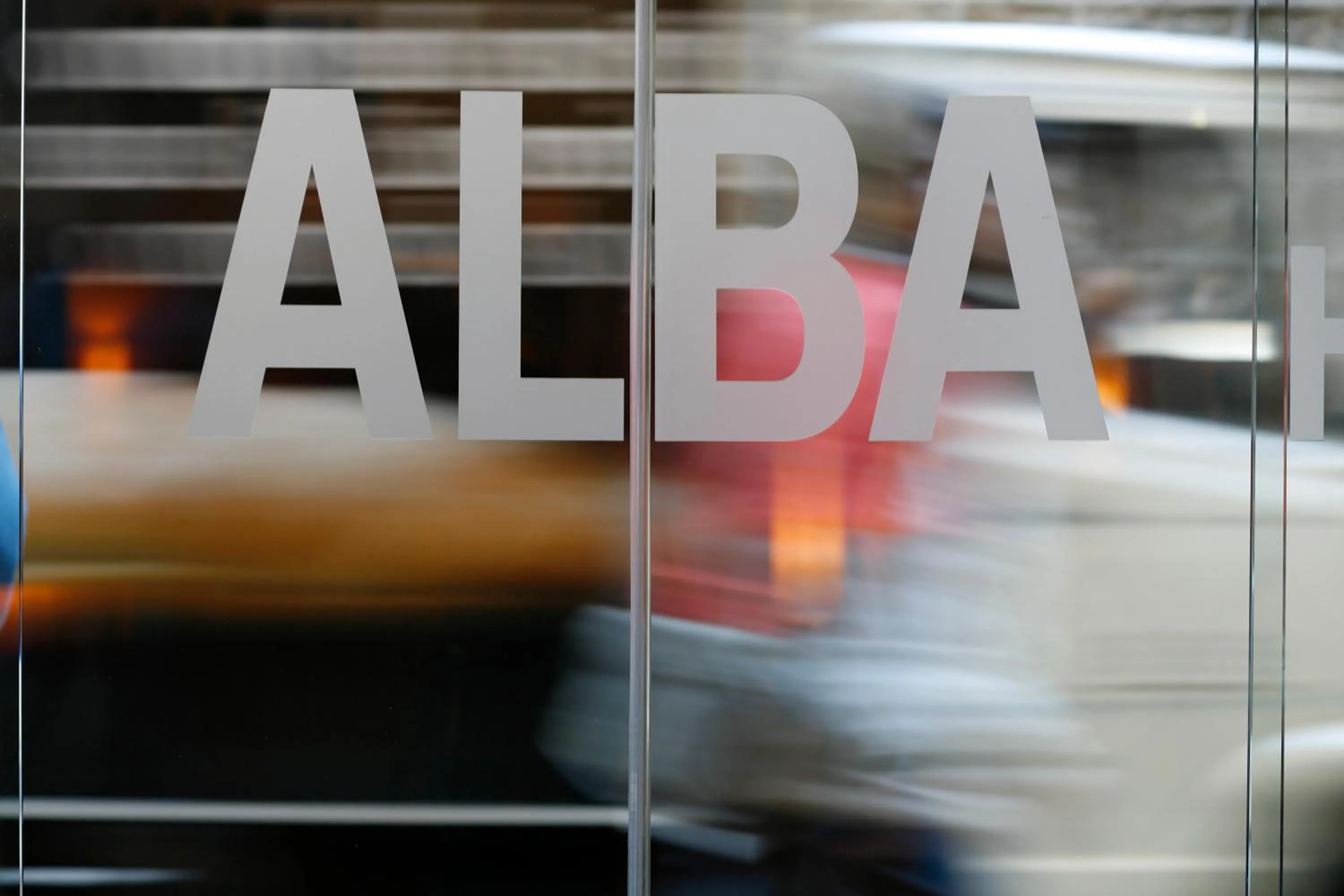 Facade/entrance, Bed in Alba Hotel