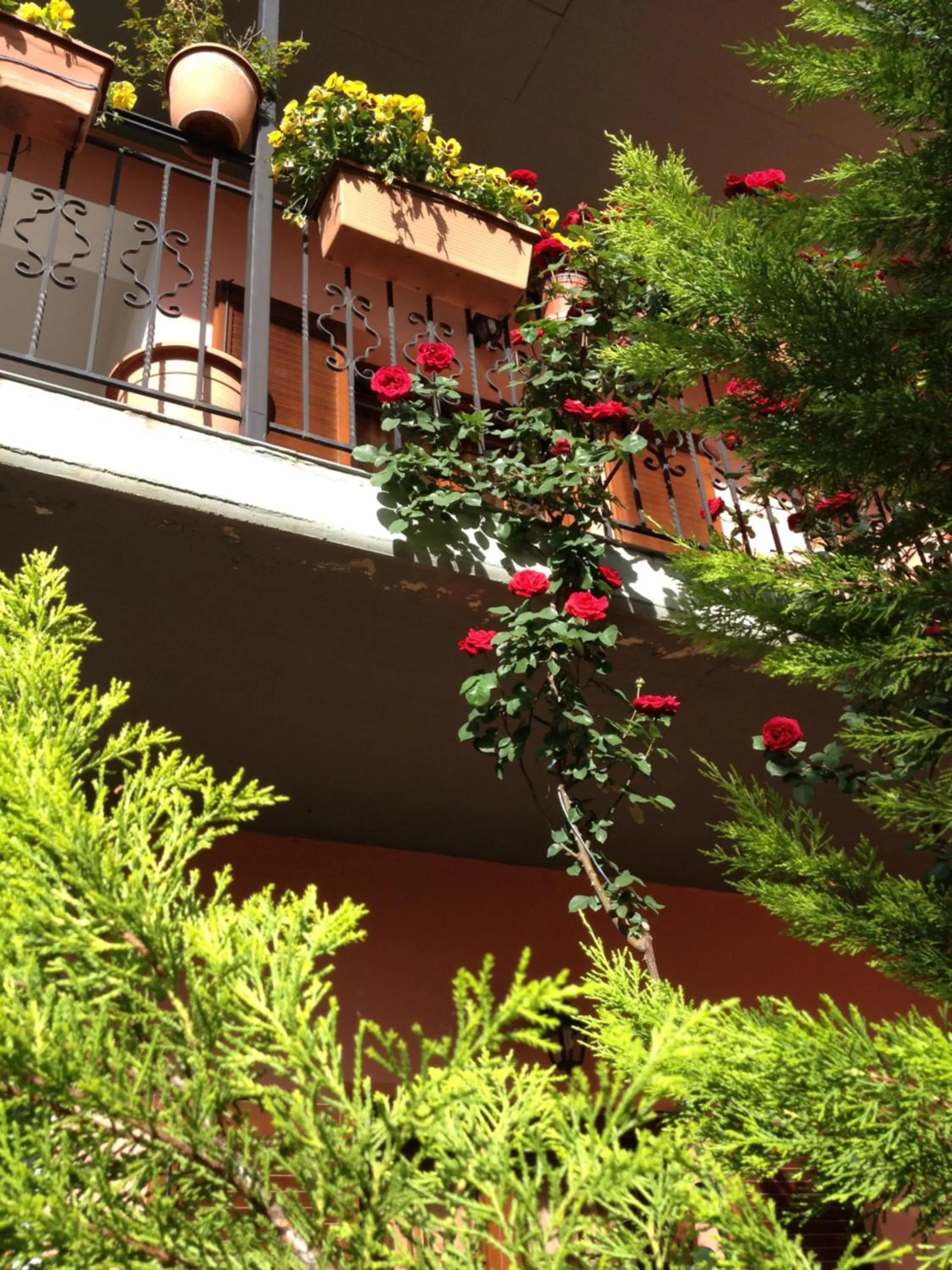 Facade/entrance in Artemis Apartments