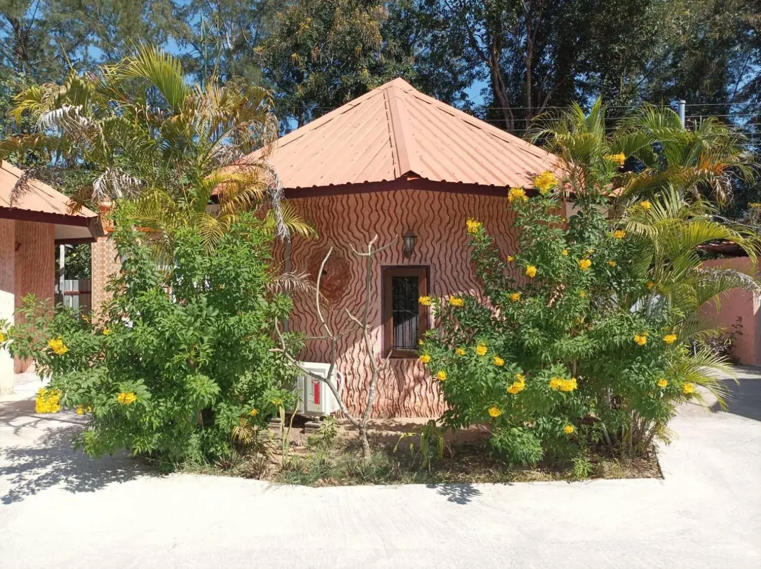 Double or Twin Room with Private Bathroom in Vimanmek Resort Double or Twin Room with Private Bathroom in Vimanmek Resort