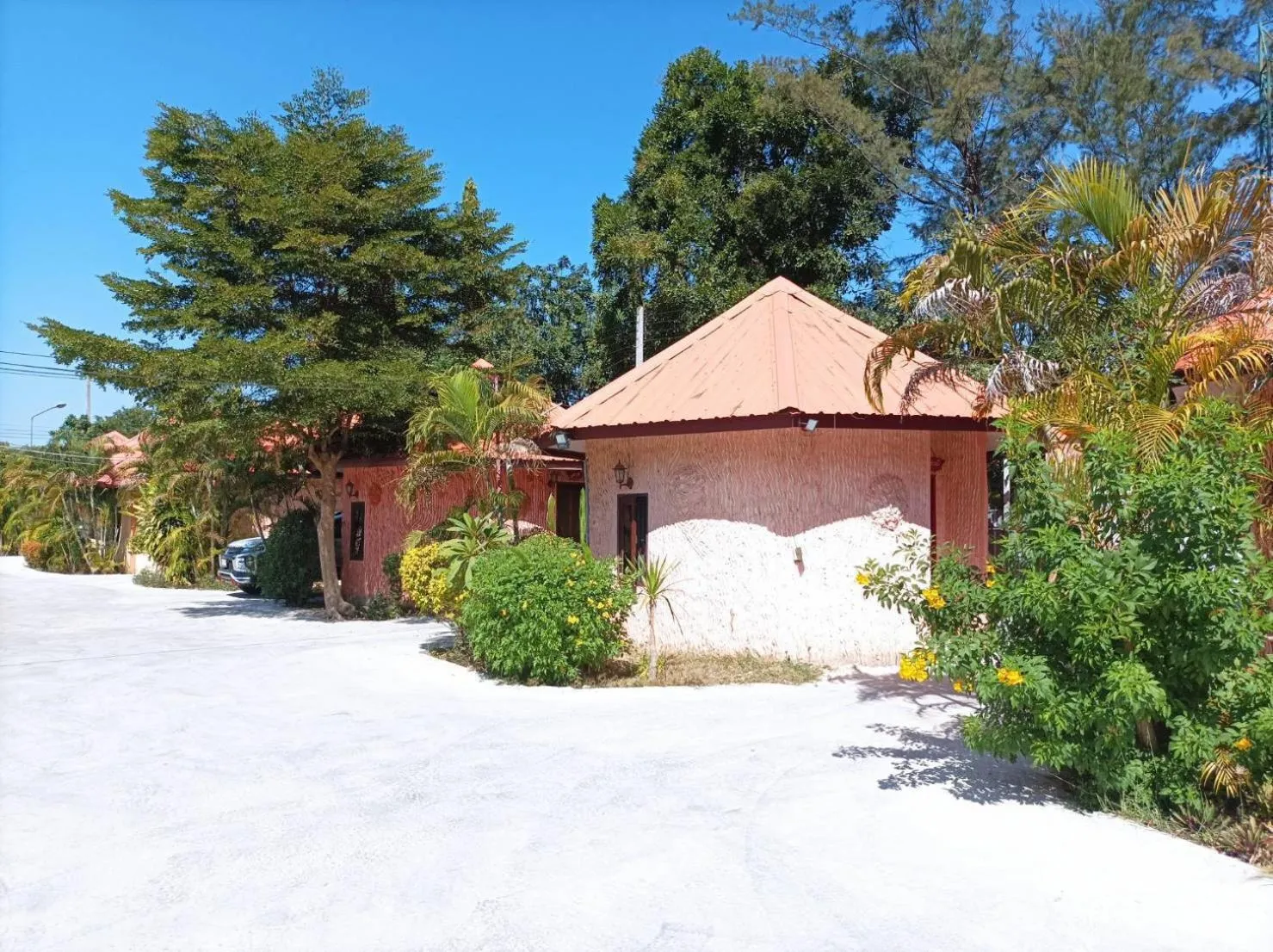 Property building in Vimanmek Resort