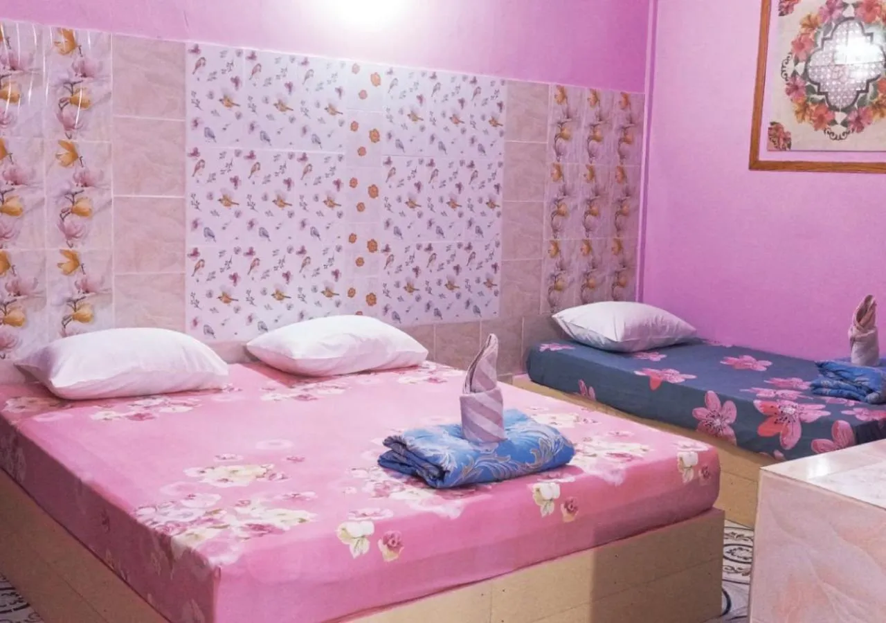 Bed in Vimanmek Resort