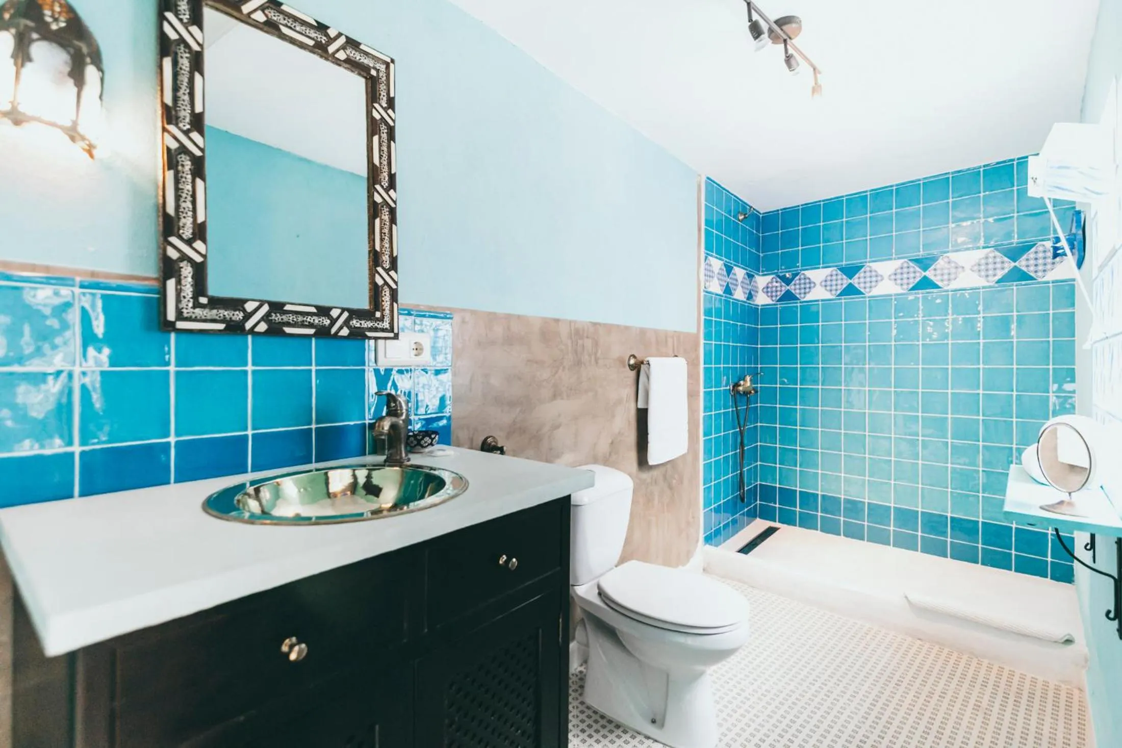 Shower in El Riad Andaluz