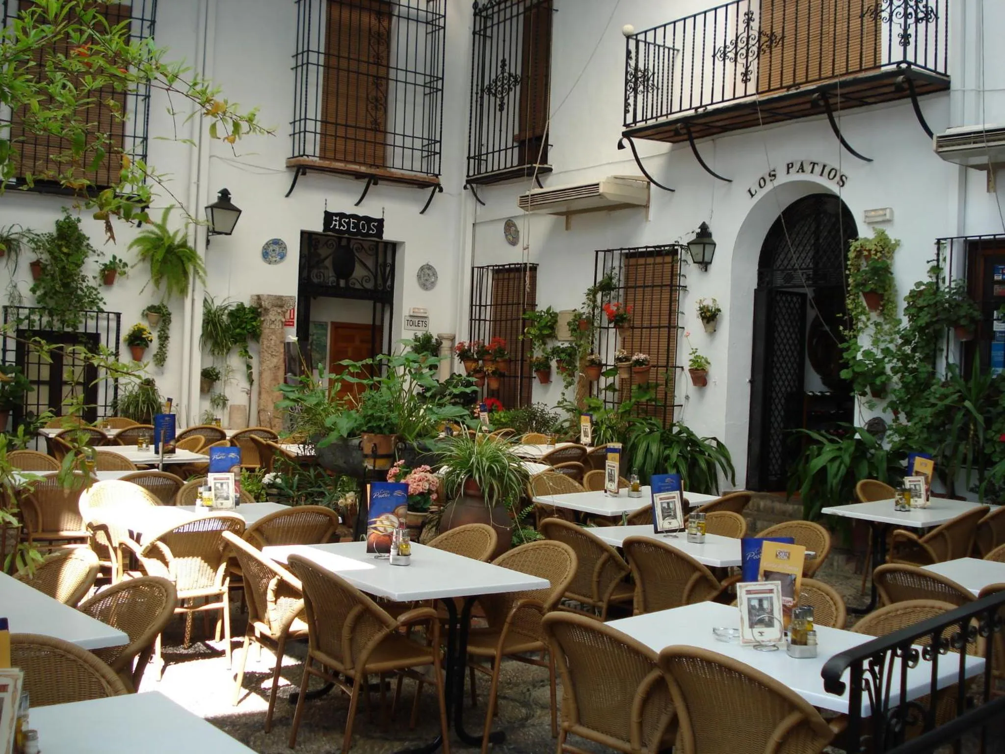 Restaurant/places to eat in Los Patios
