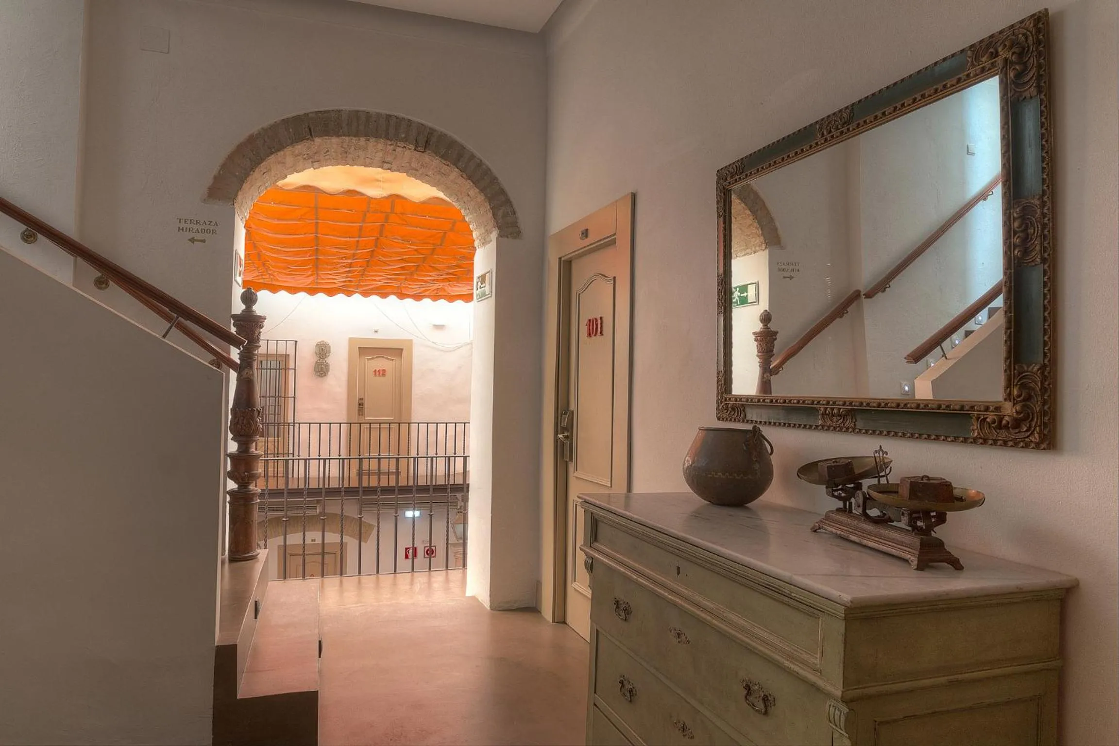 Decorative detail in Los Patios