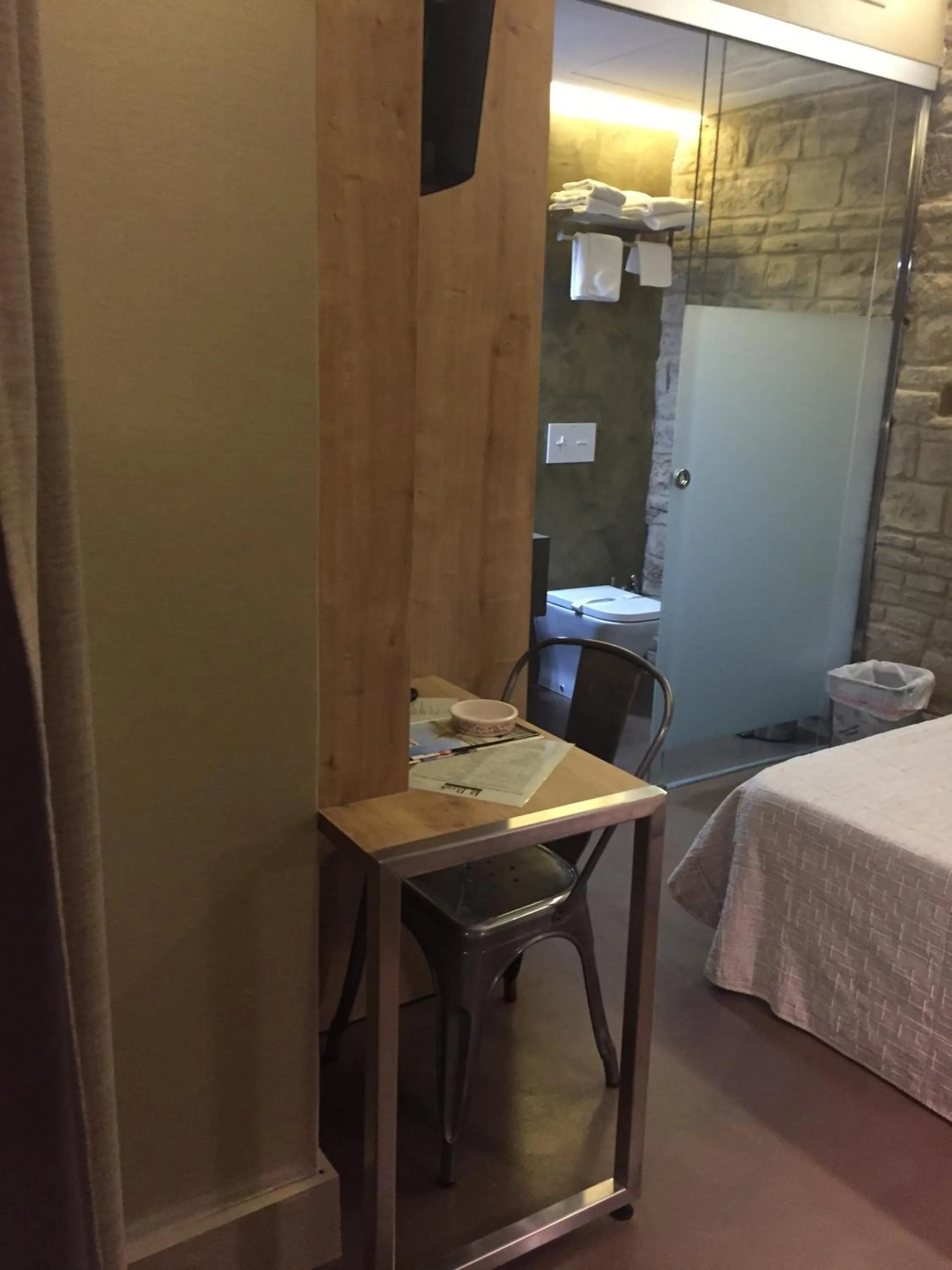 Bathroom, Bed in Los Patios