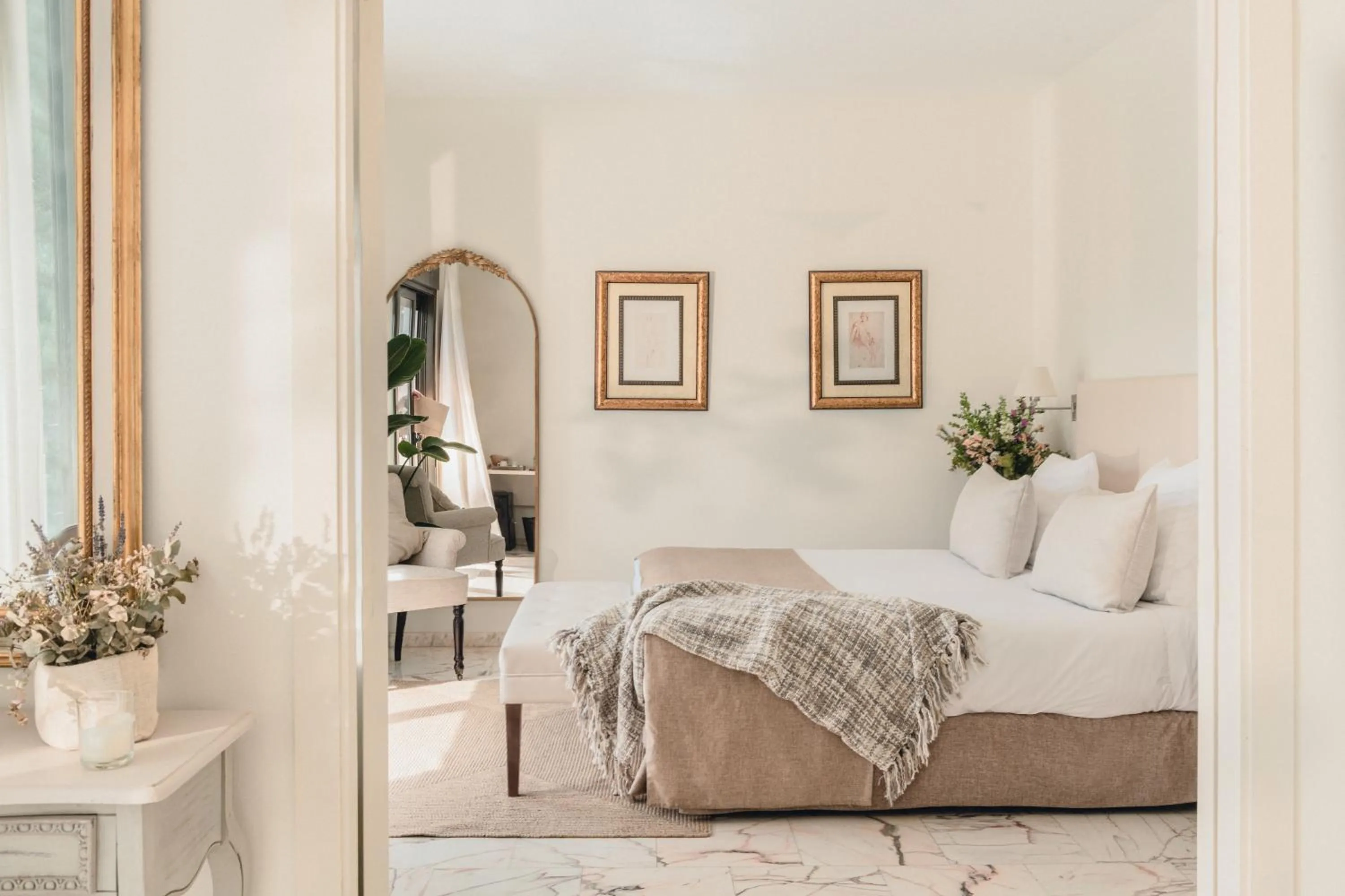 Photo of the whole room, Bed in DWO Finca Los Abetos