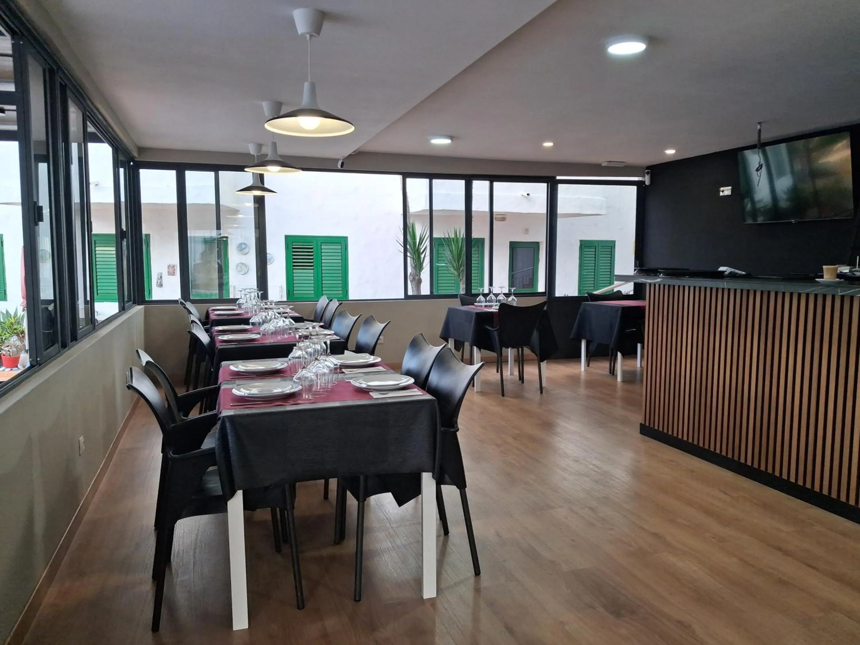 Restaurant/places to eat in Las Faluas