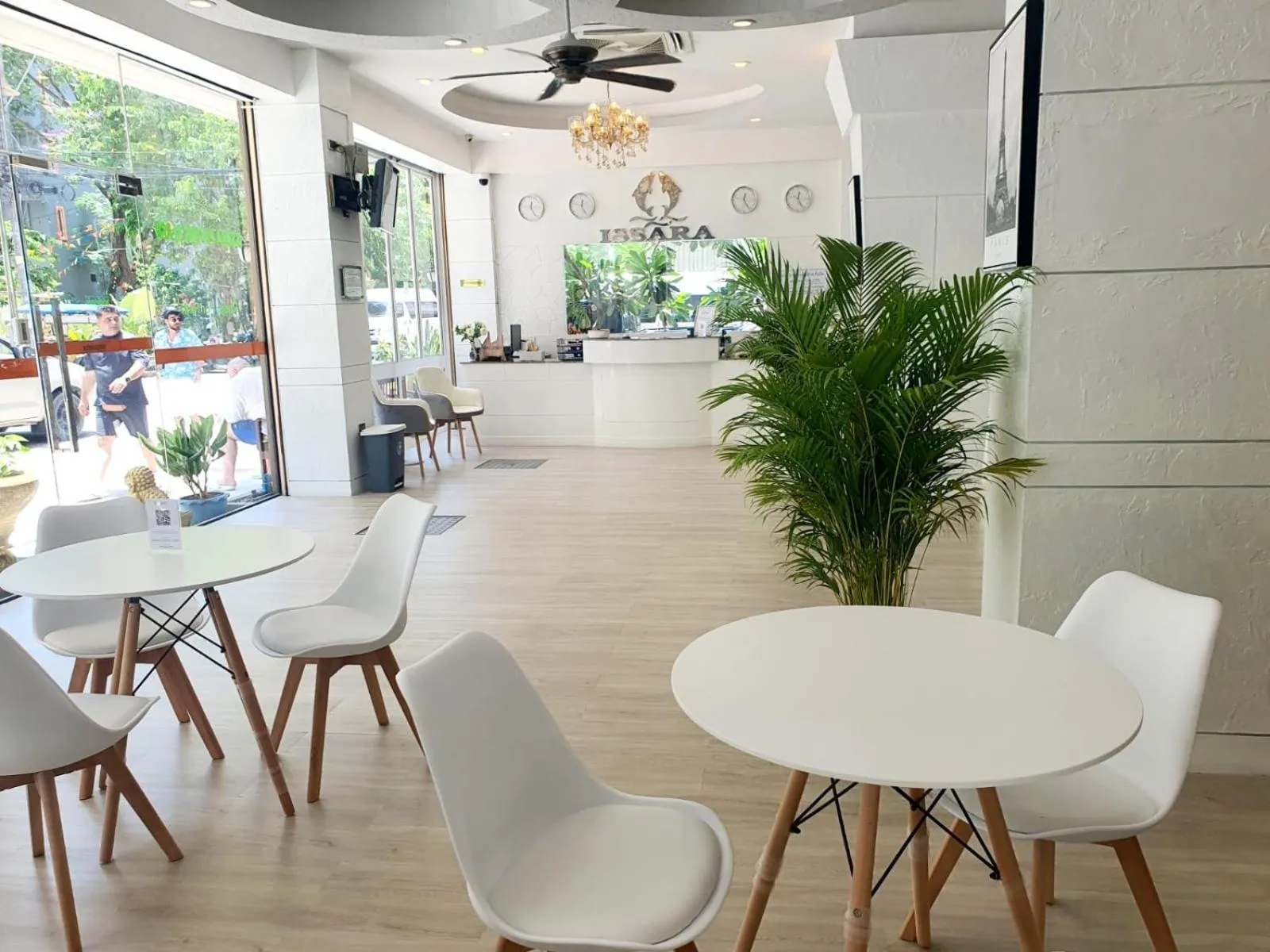 Lobby or reception in Issara Patong Beach