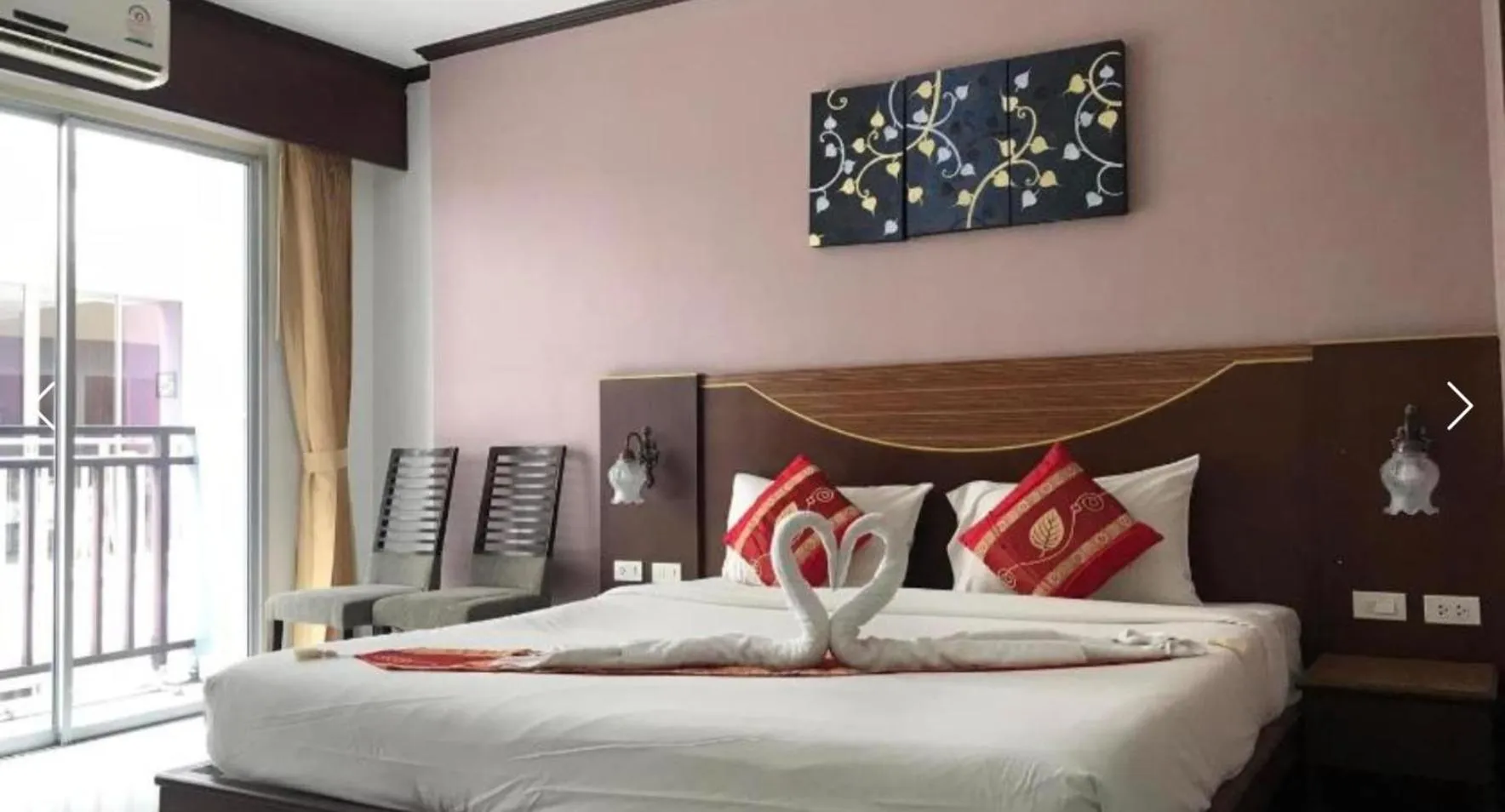 Bedroom, Bed in Issara Patong Beach