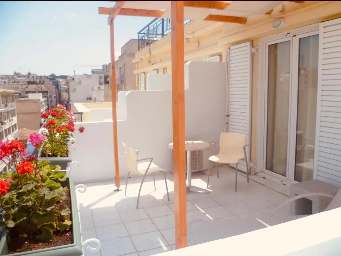 Triton Hotel Piraeus