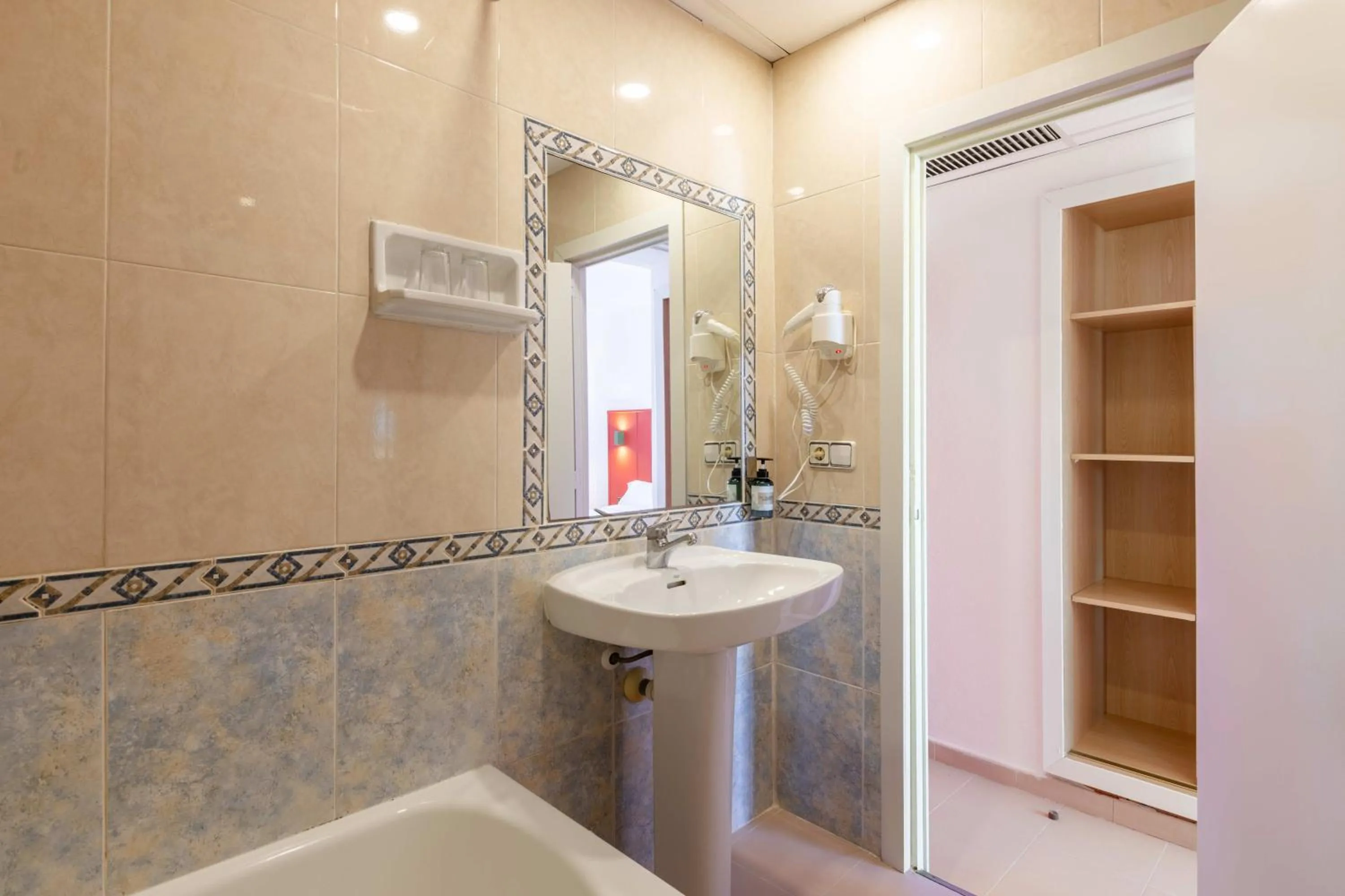 Shower in The Red Hotel - Adults Only