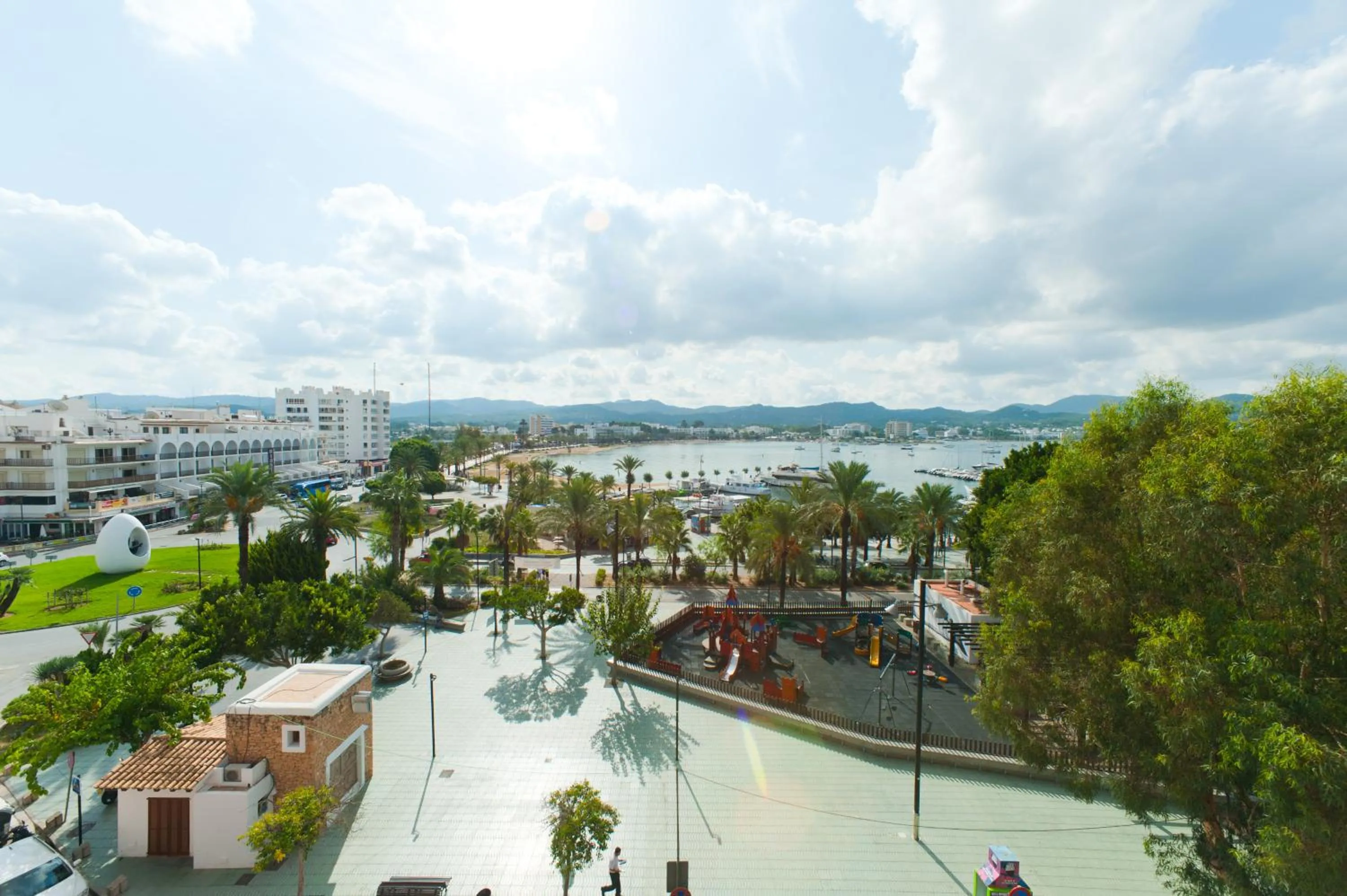 Lounge or bar in The Red Hotel - Adults Only