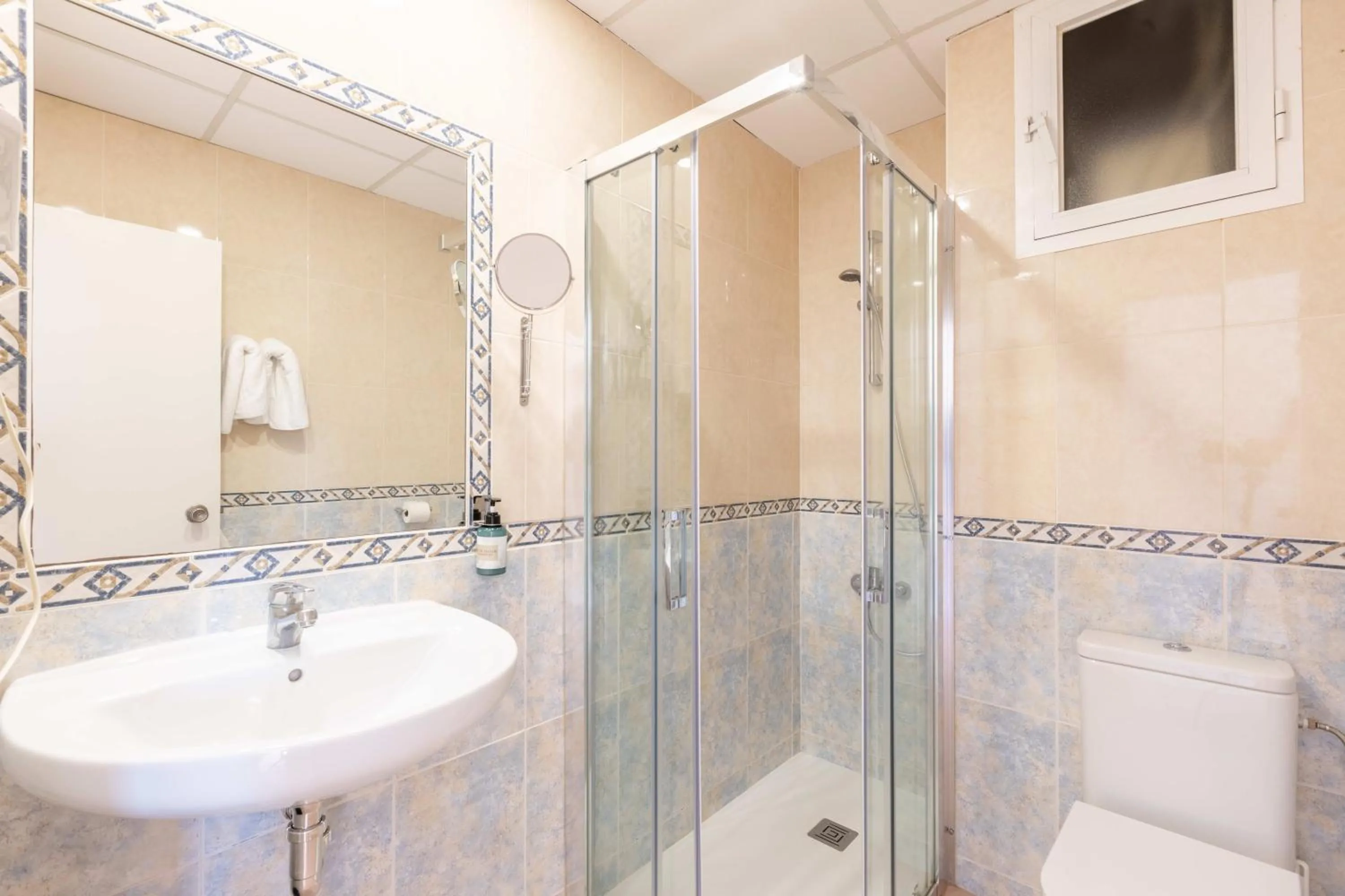 Shower in The Red Hotel - Adults Only