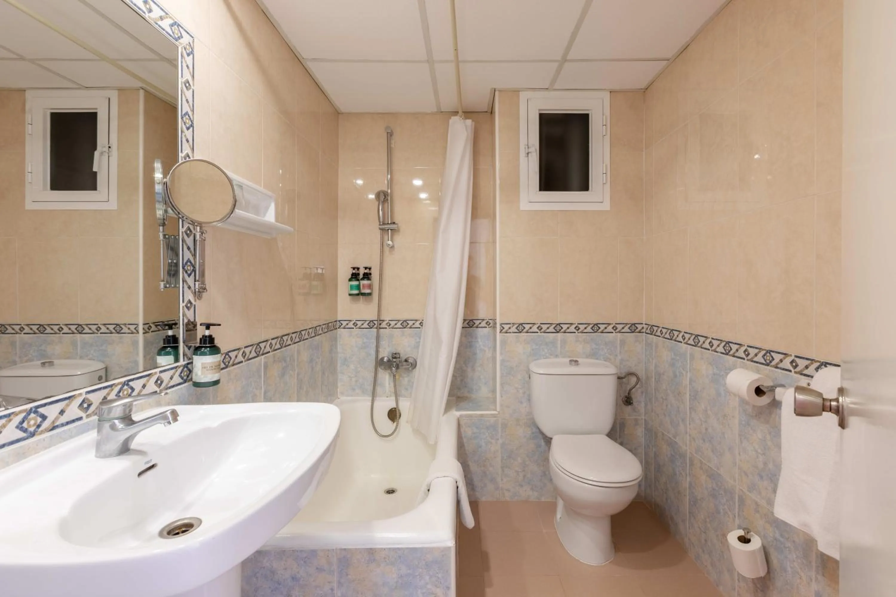 Shower in The Red Hotel - Adults Only