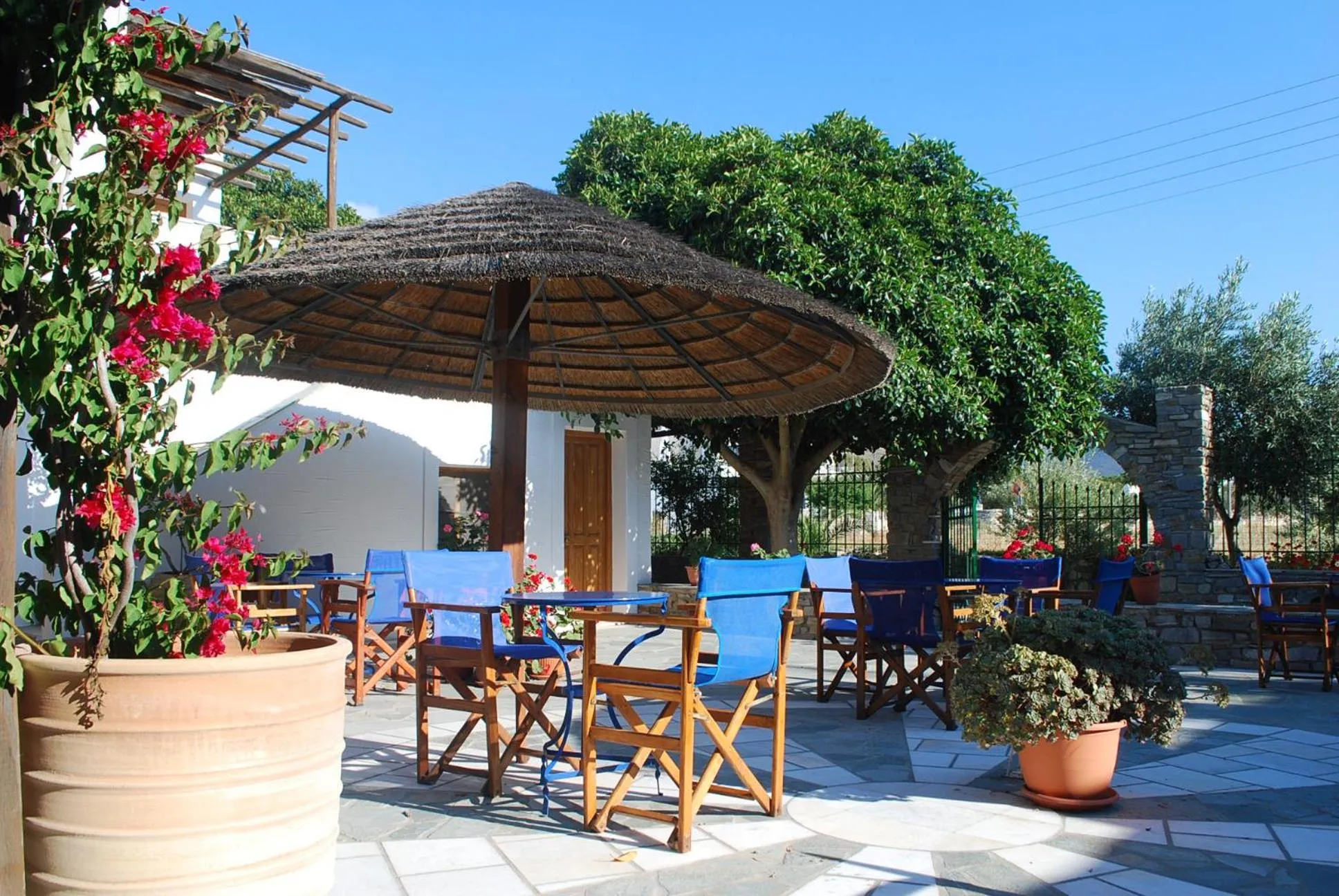 Breakfast in Siroco's Rooms And Studios