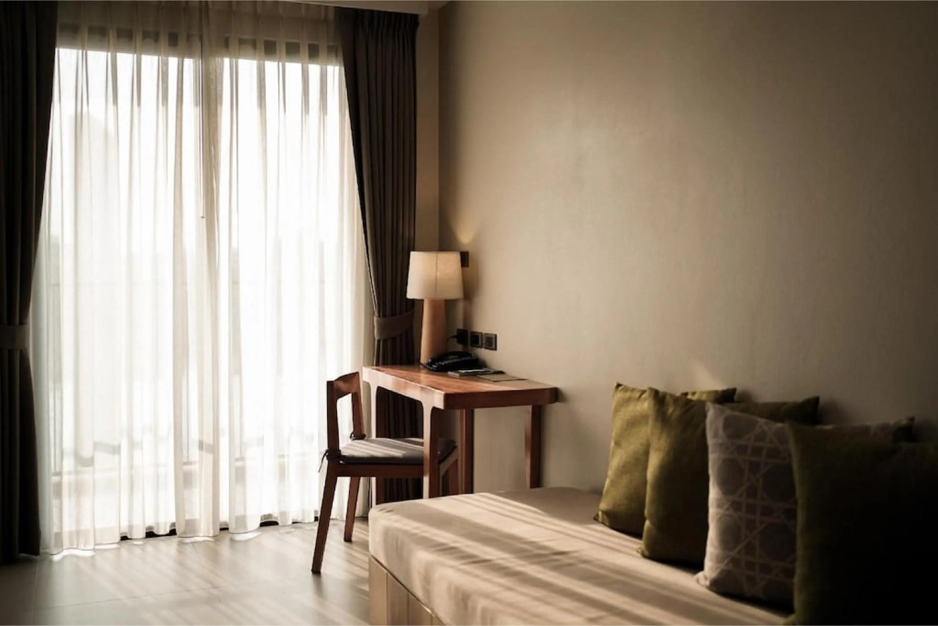 Living room, Bed in Brique Suite