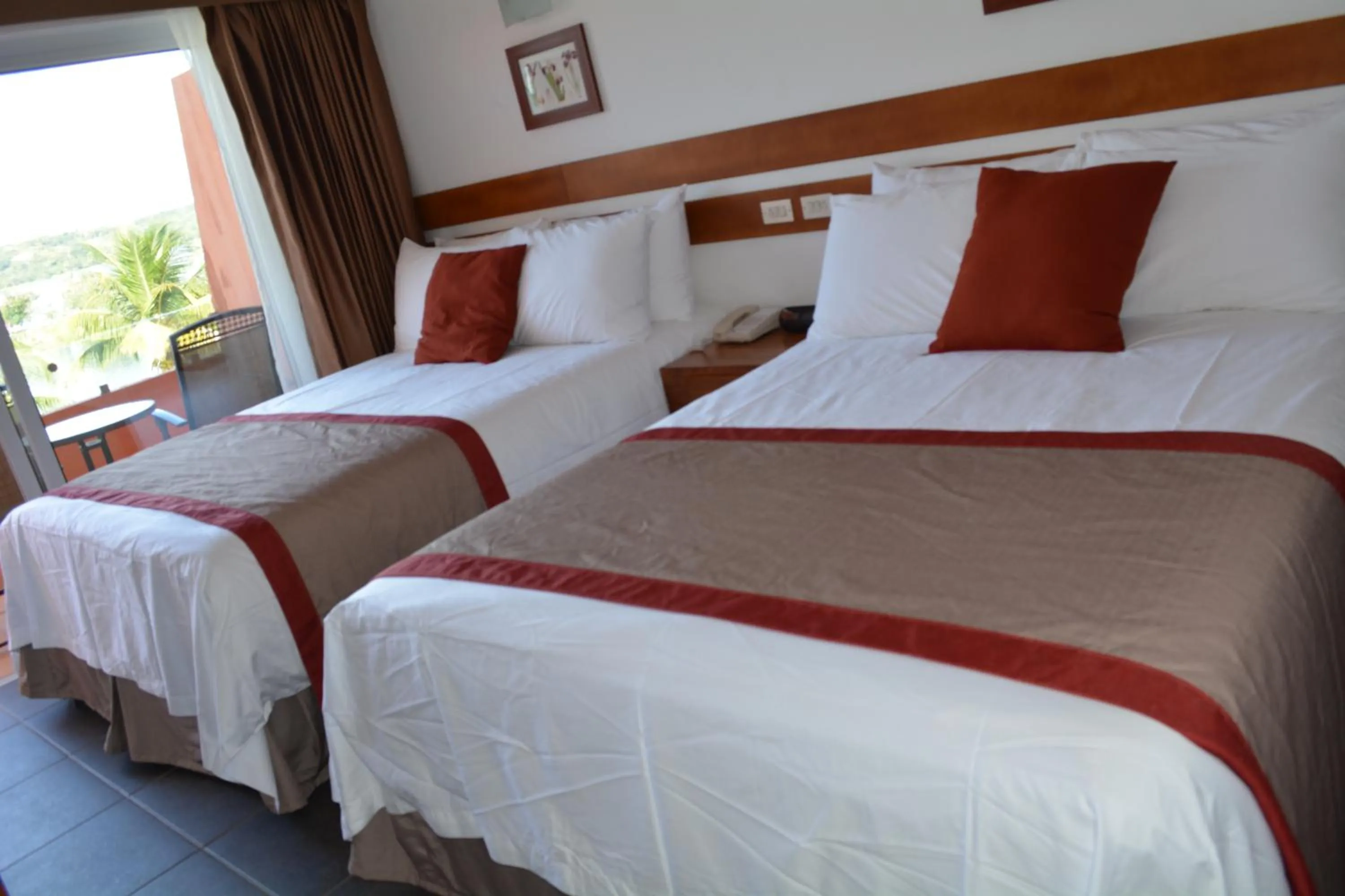 Photo of the whole room, Bed in Peten Esplendido