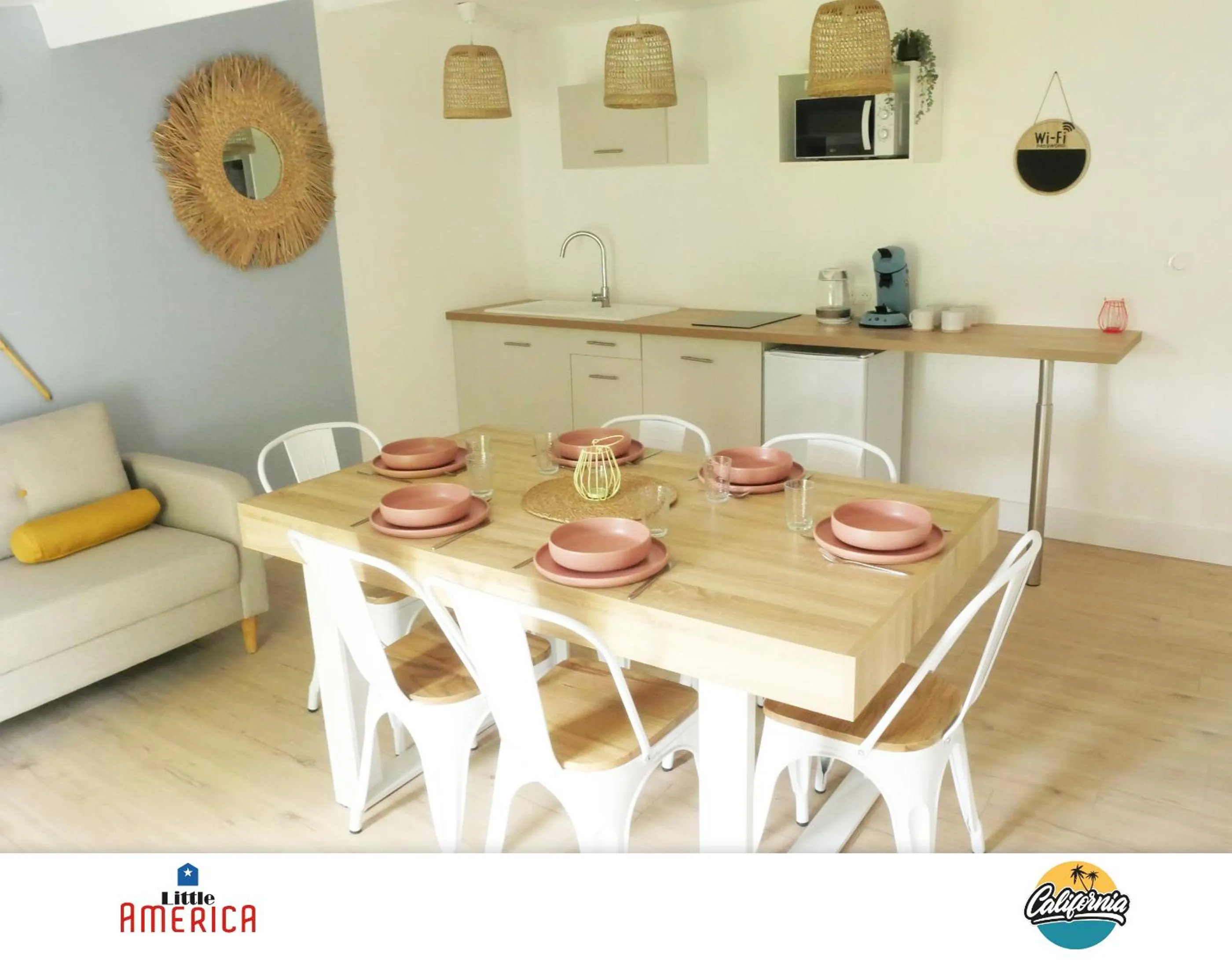 Kitchen or kitchenette in Little America - Appart Hôtel 3km Futuroscope