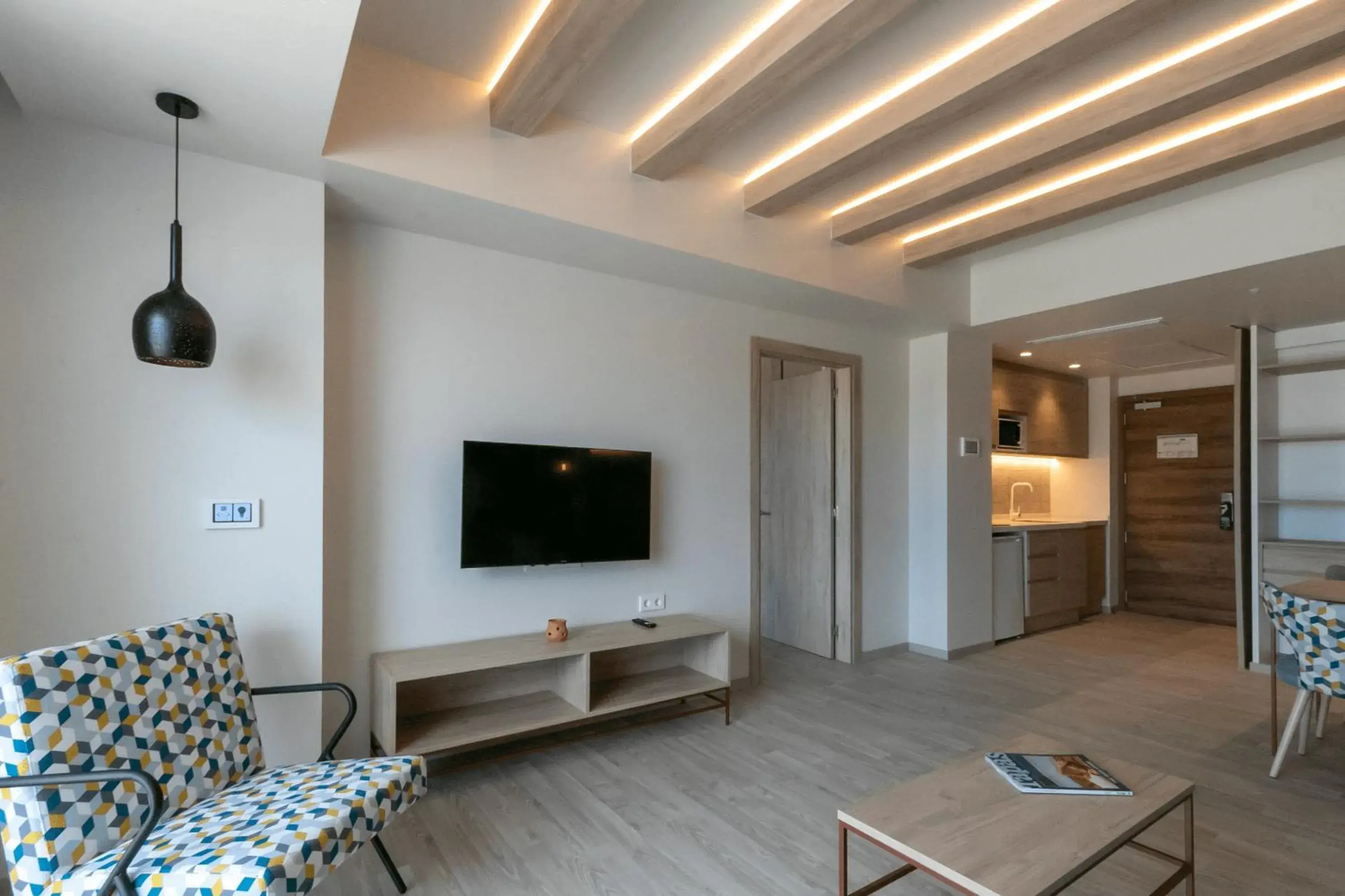 Deluxe One-Bedroom Apartment with Harbor View in The White Apartments Deluxe One-Bedroom Apartment with Harbor View in The White Apartments