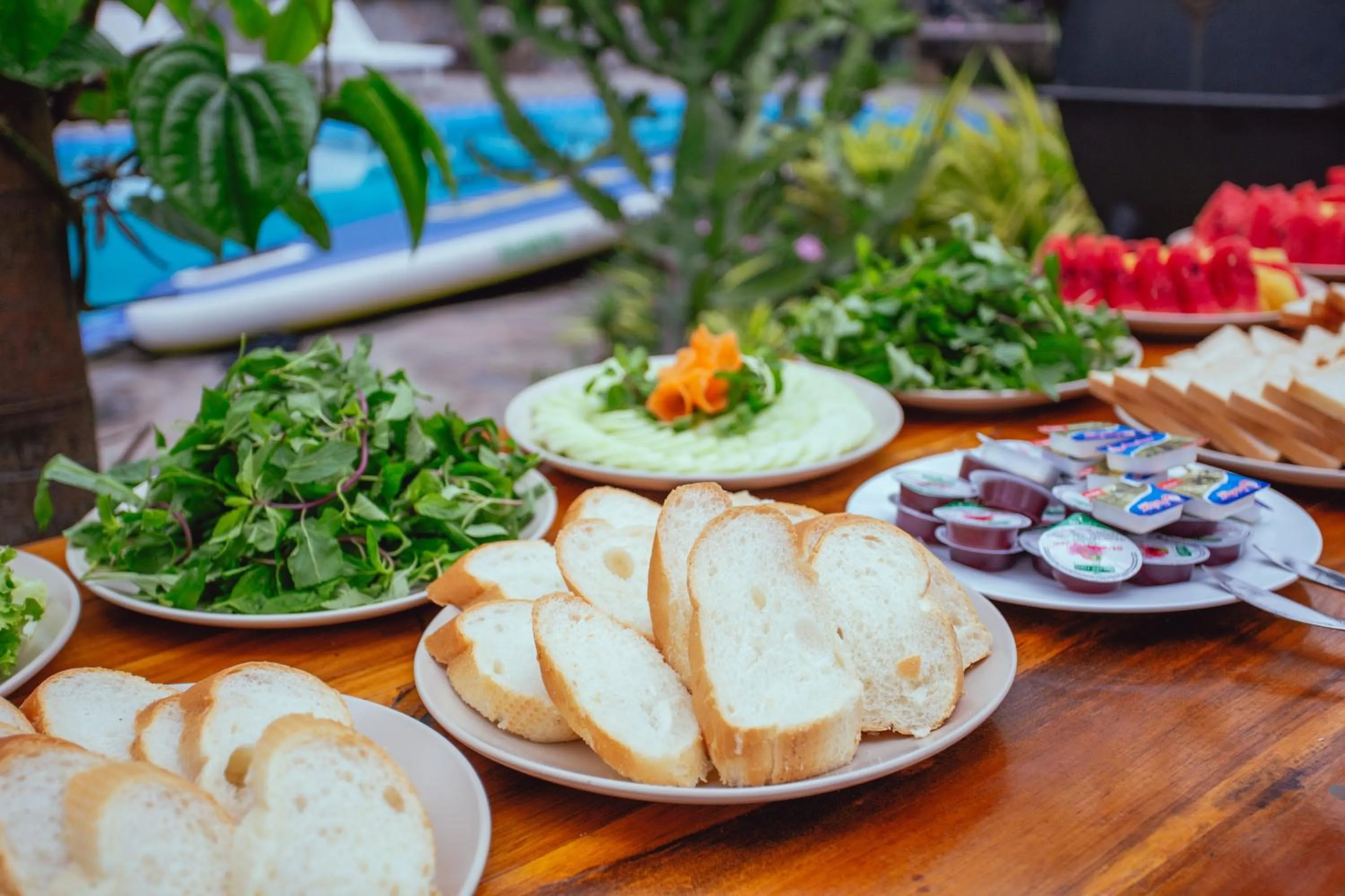 Food and drinks in Republic Hostel Cat Ba