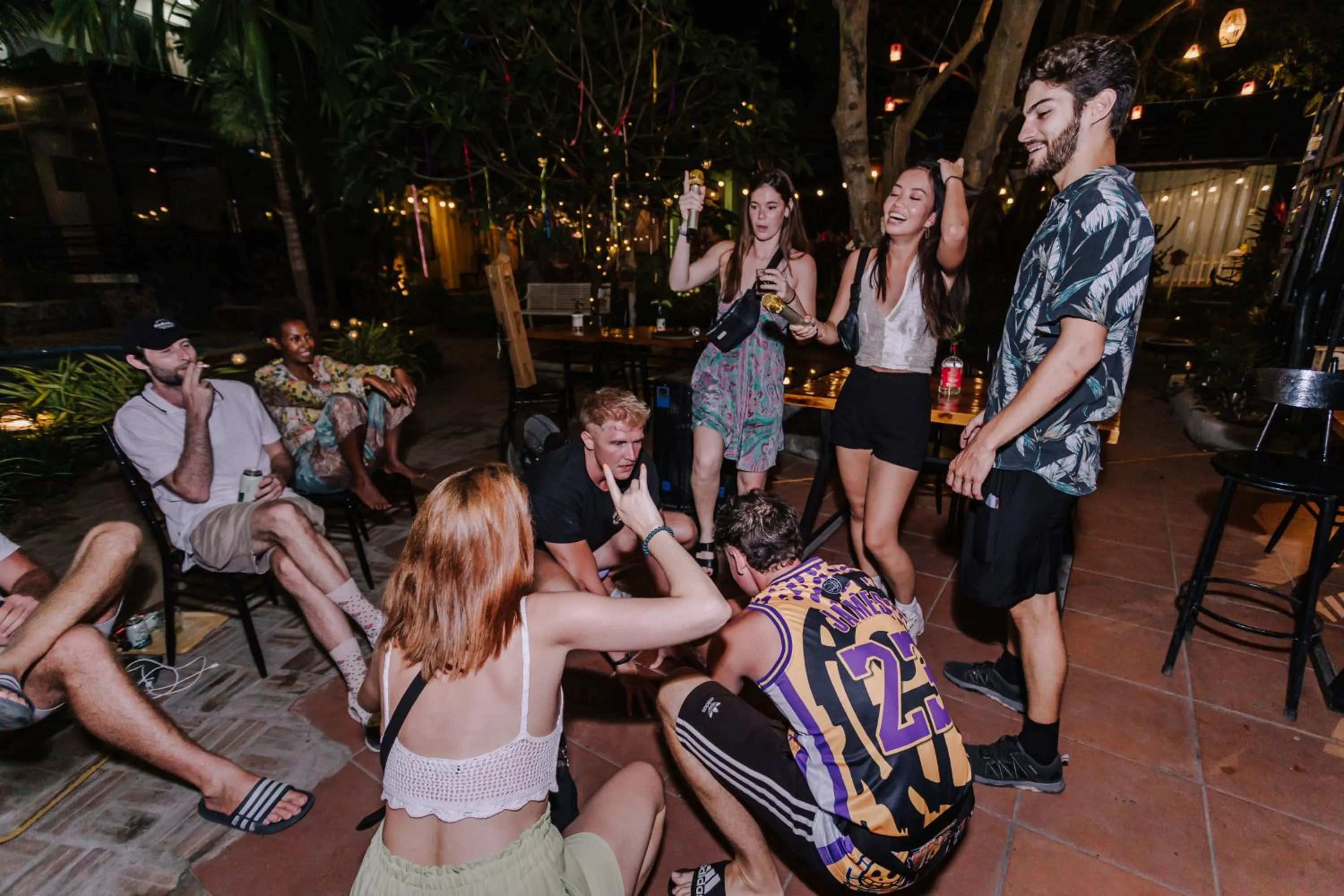 Night in Republic Hostel Cat Ba