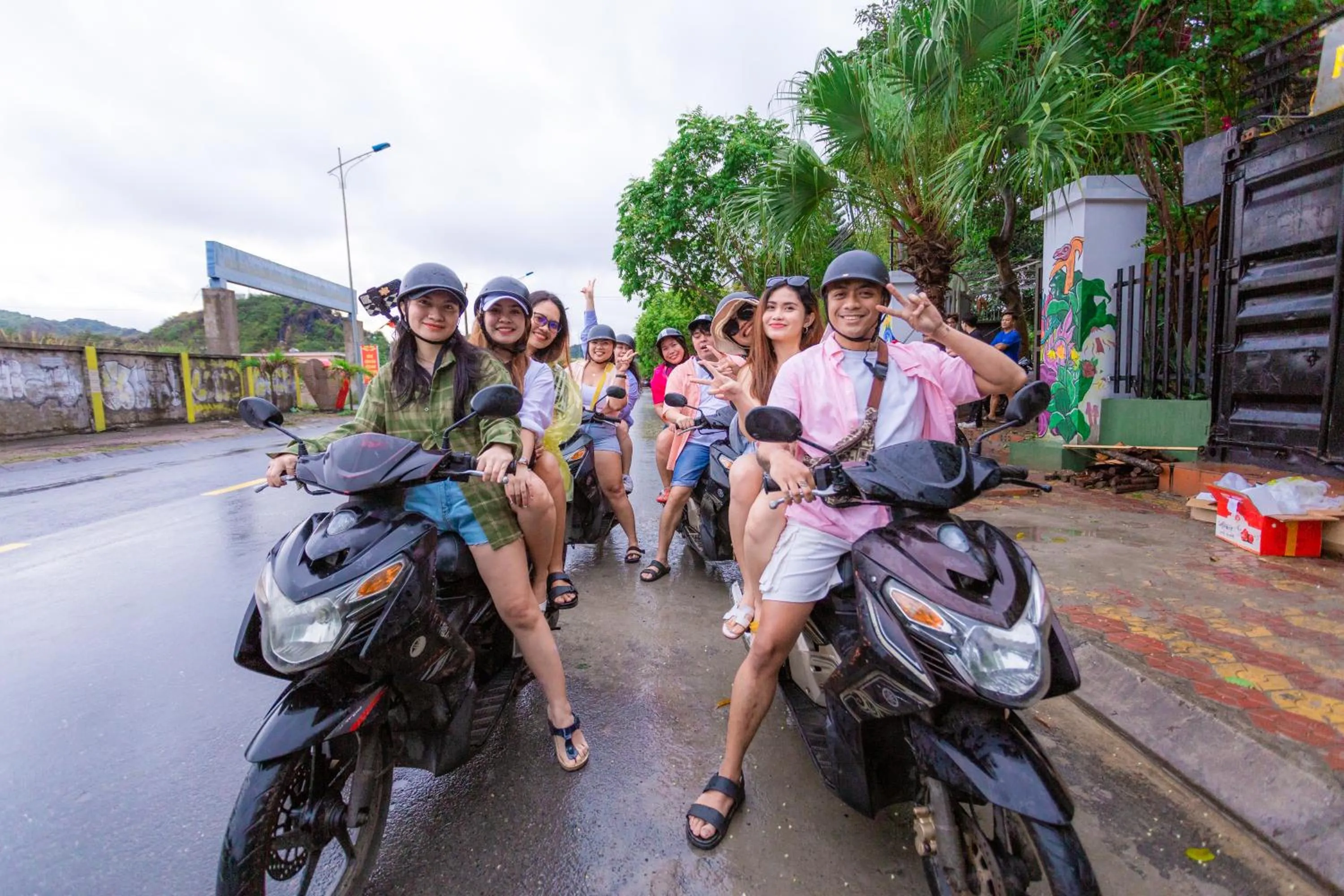 Day in Republic Hostel Cat Ba