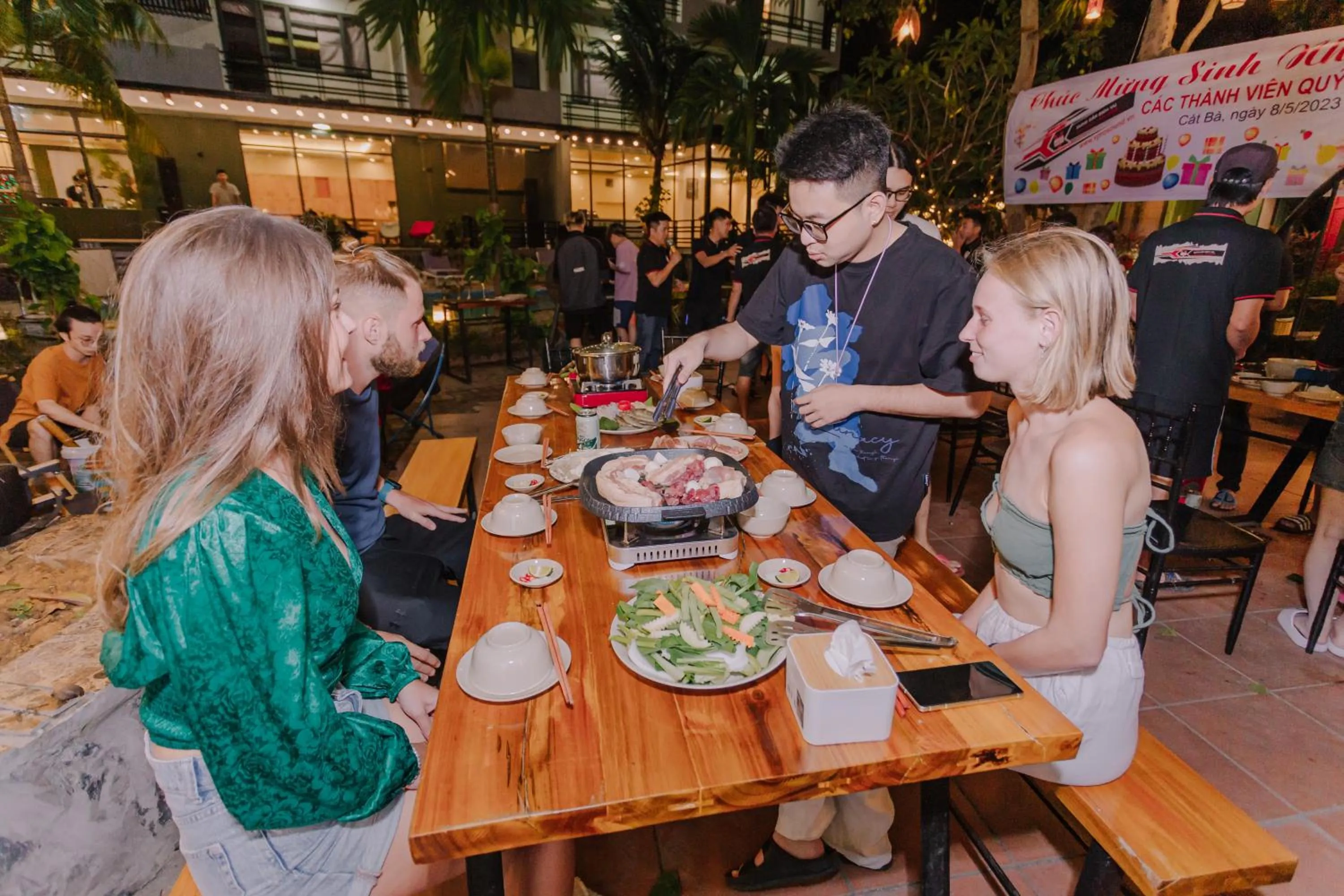 Restaurant/places to eat in Republic Hostel Cat Ba