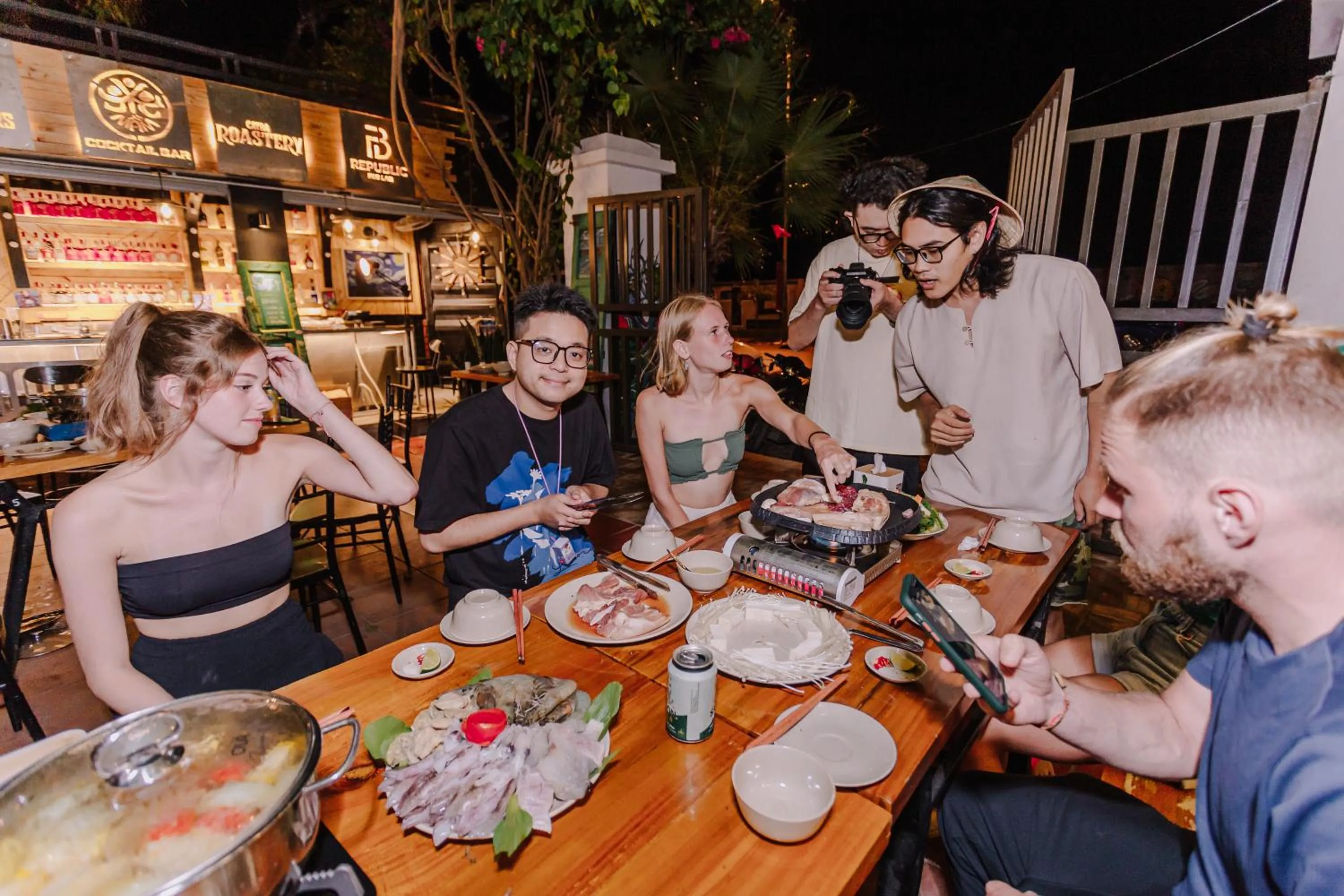 Restaurant/places to eat in Republic Hostel Cat Ba