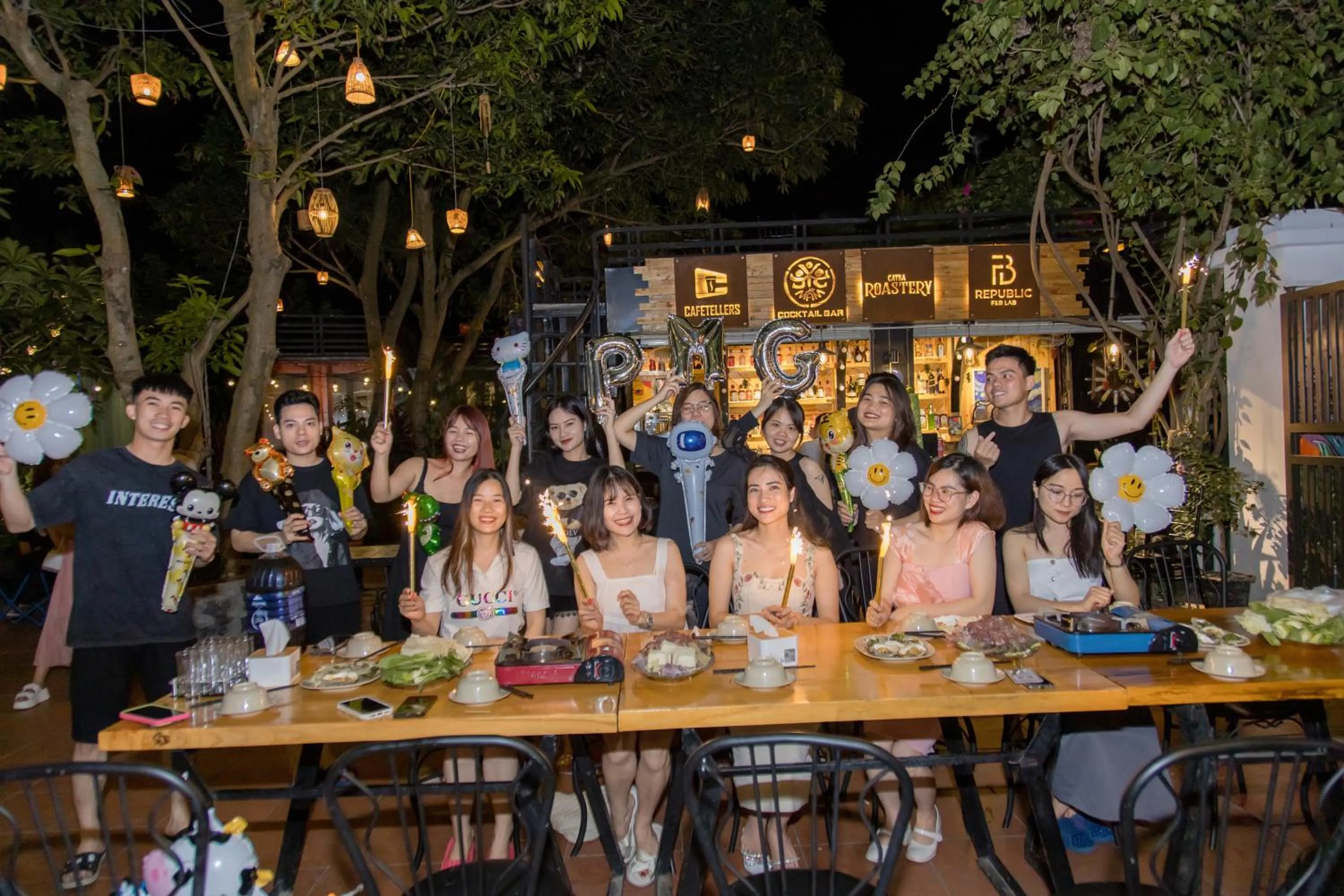 Restaurant/places to eat in Republic Hostel Cat Ba