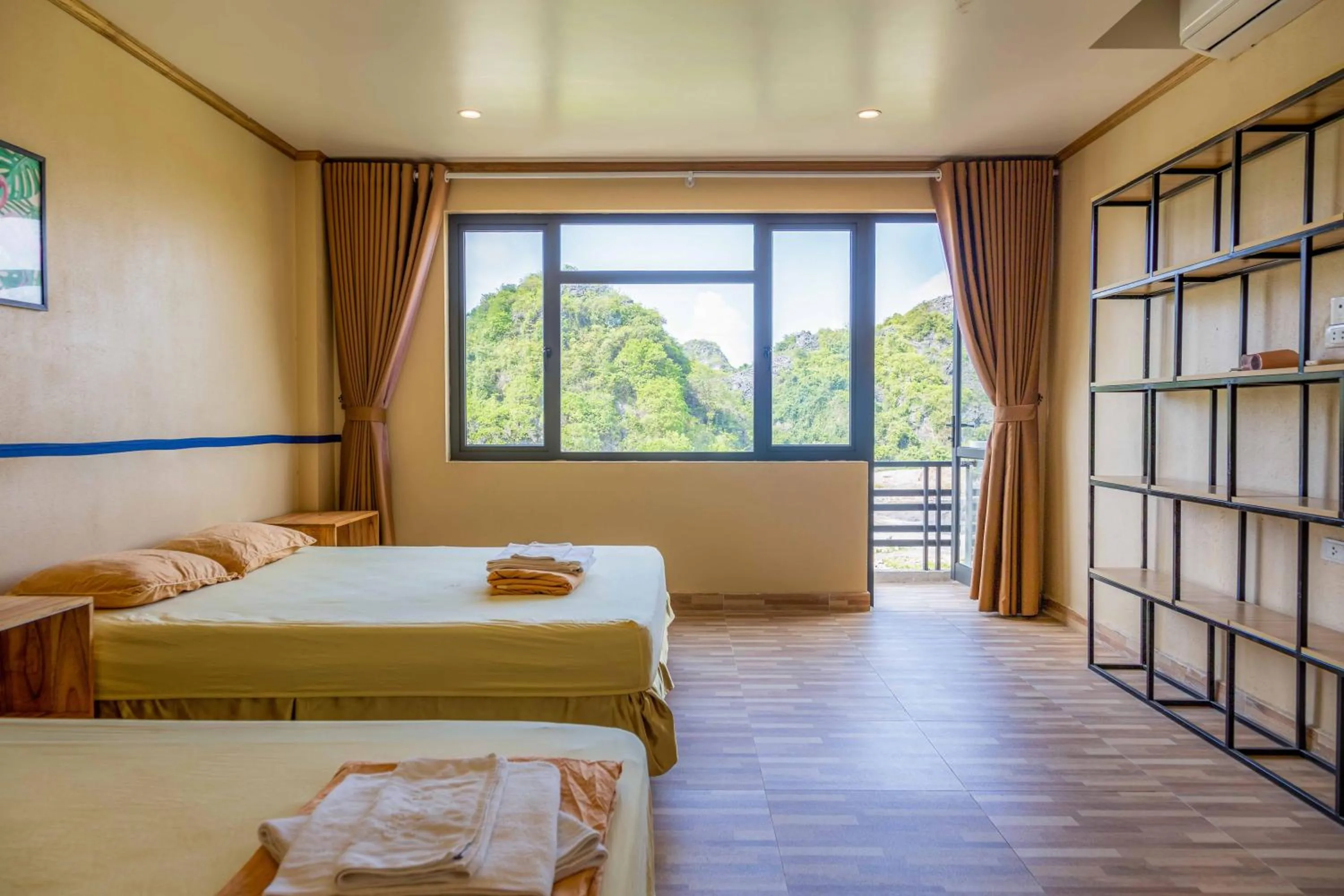 Bed in Republic Hostel Cat Ba