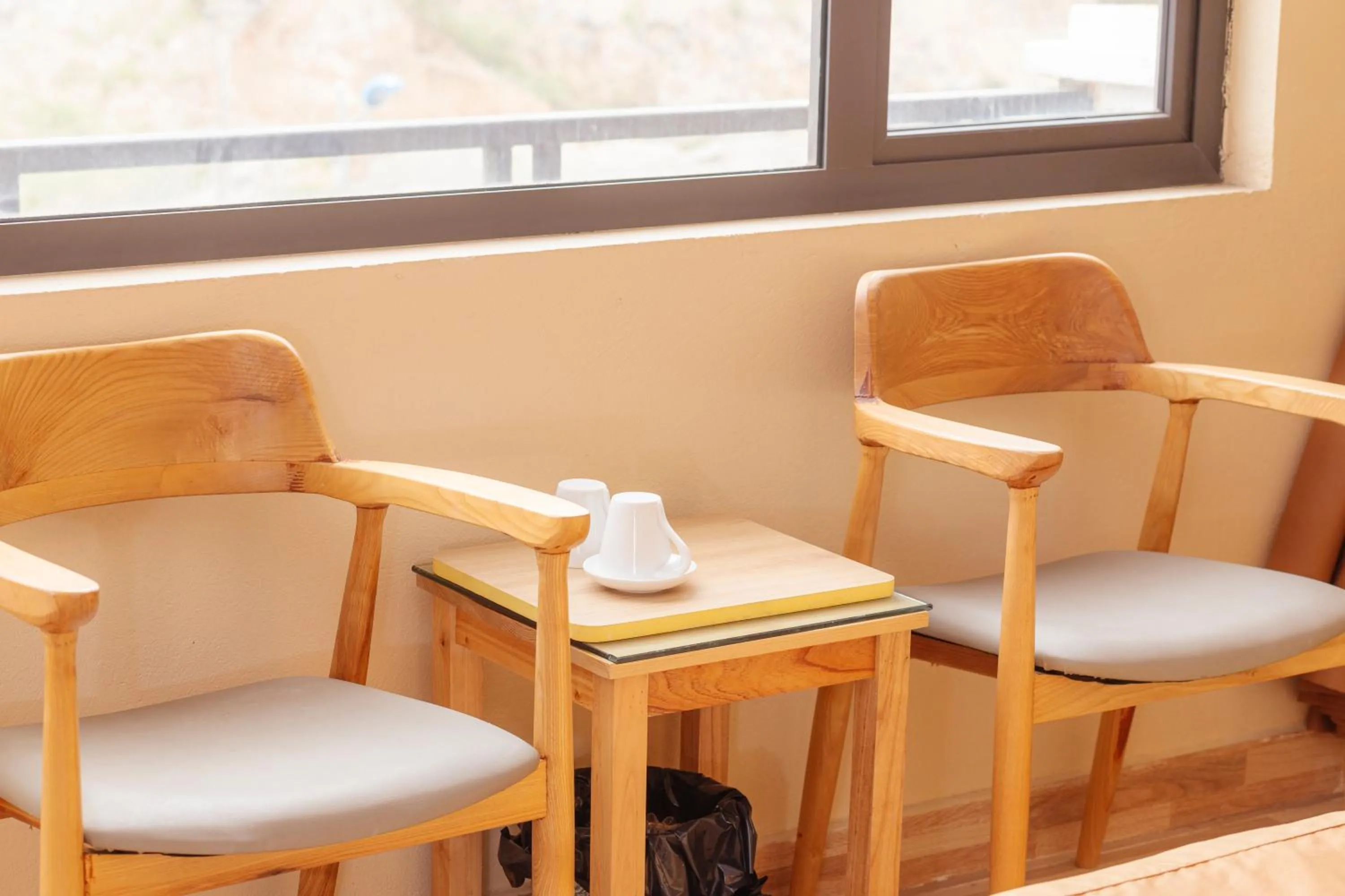 Living room in Republic Hostel Cat Ba