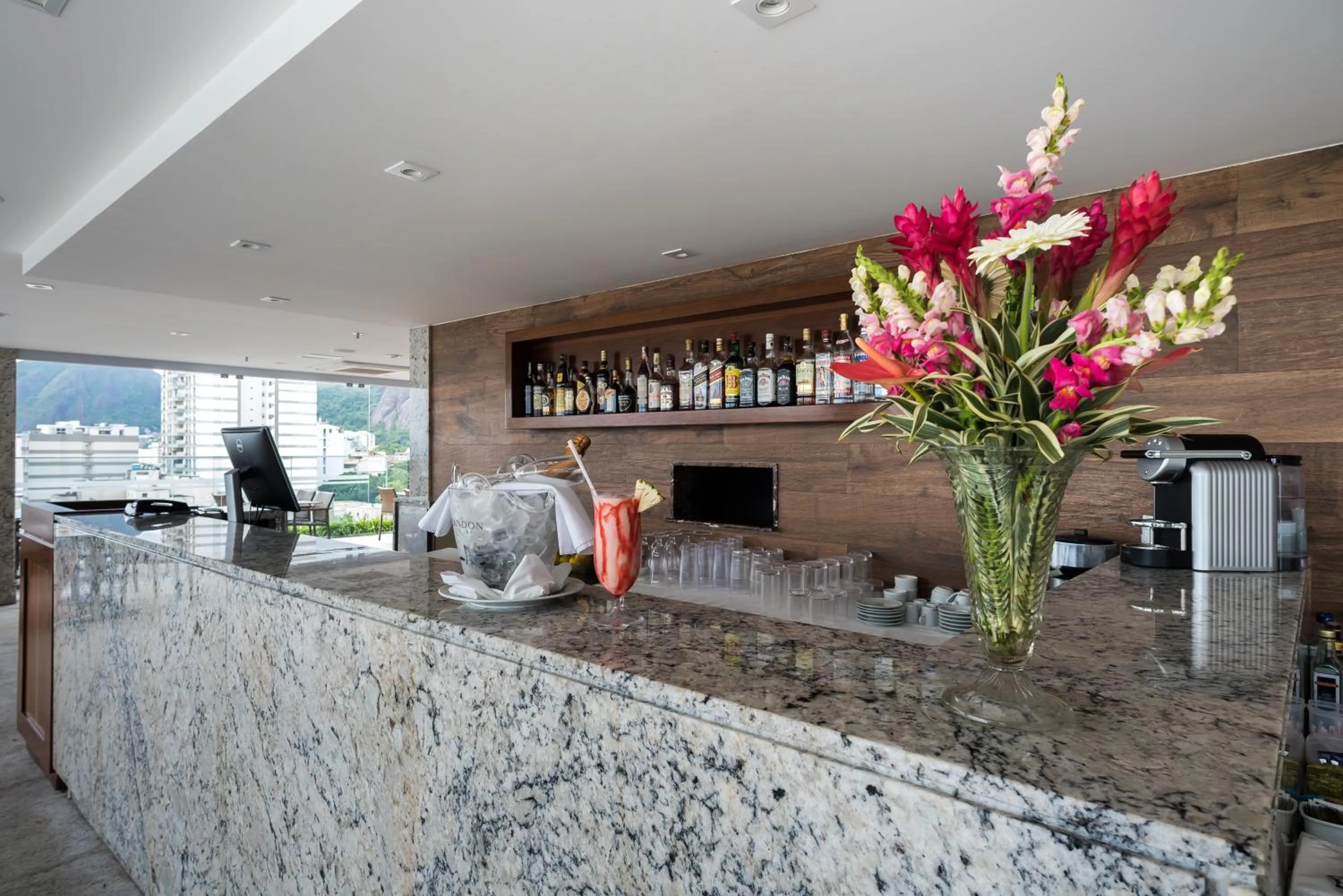 Lounge or bar in Windsor Leme Hotel